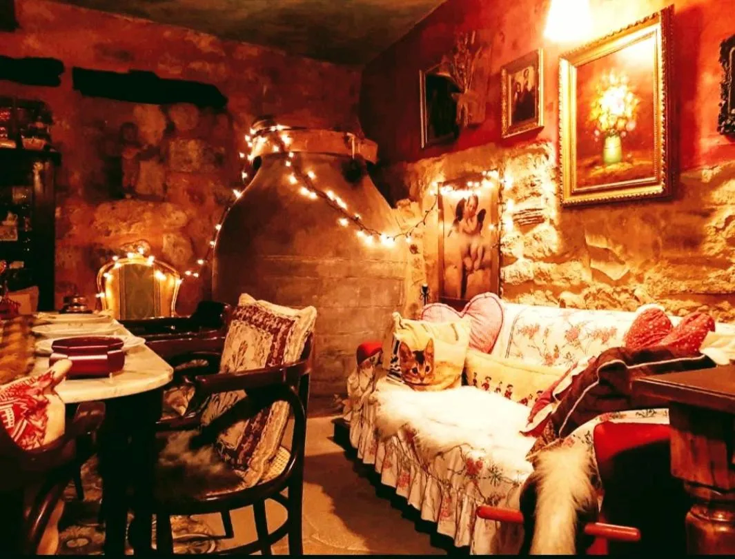 Bed in Romantic getaway to Cuenca - La Quinta