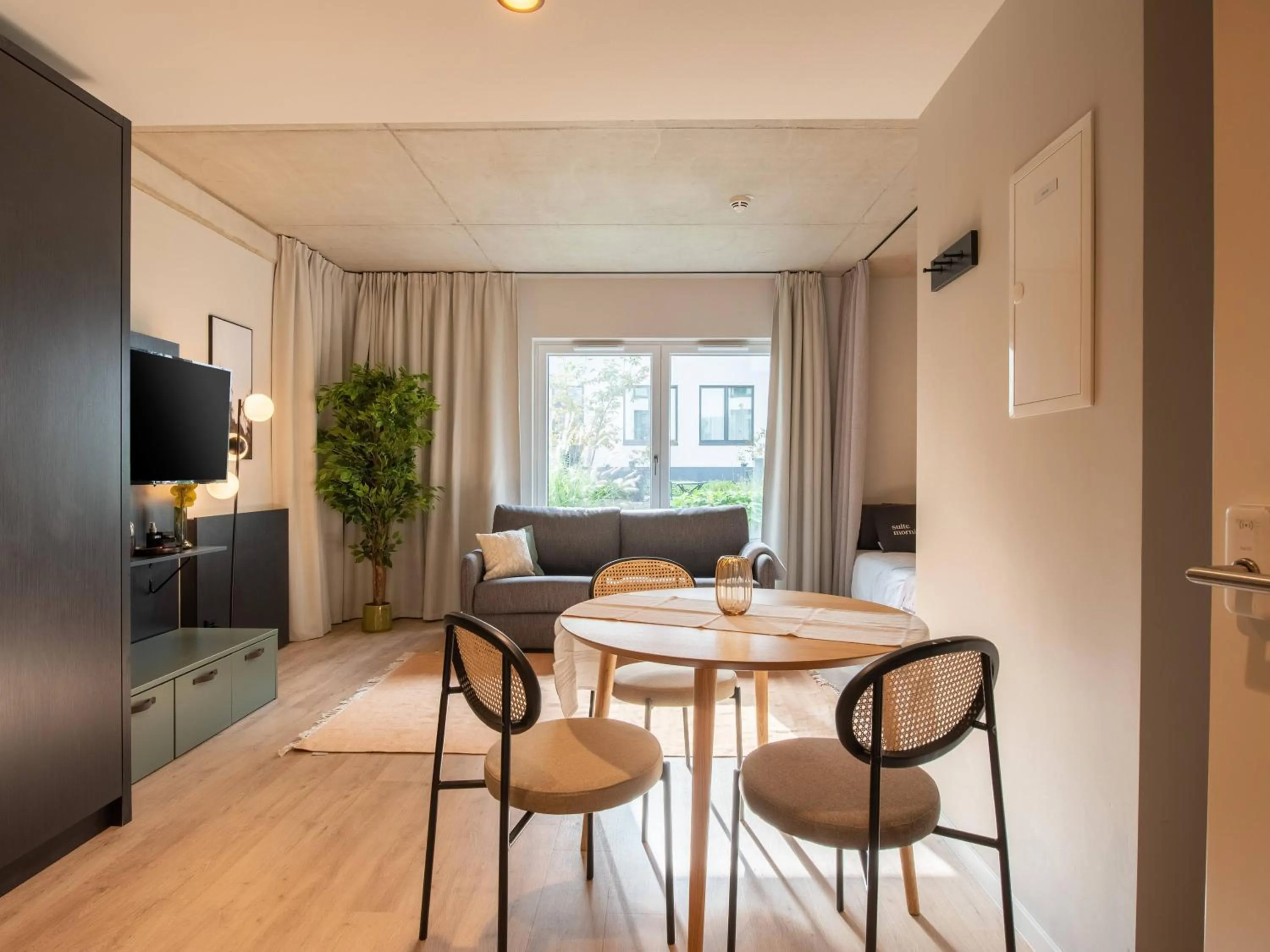 TV and multimedia in Limehome Düsseldorf Stresemannstraße - Digital Access