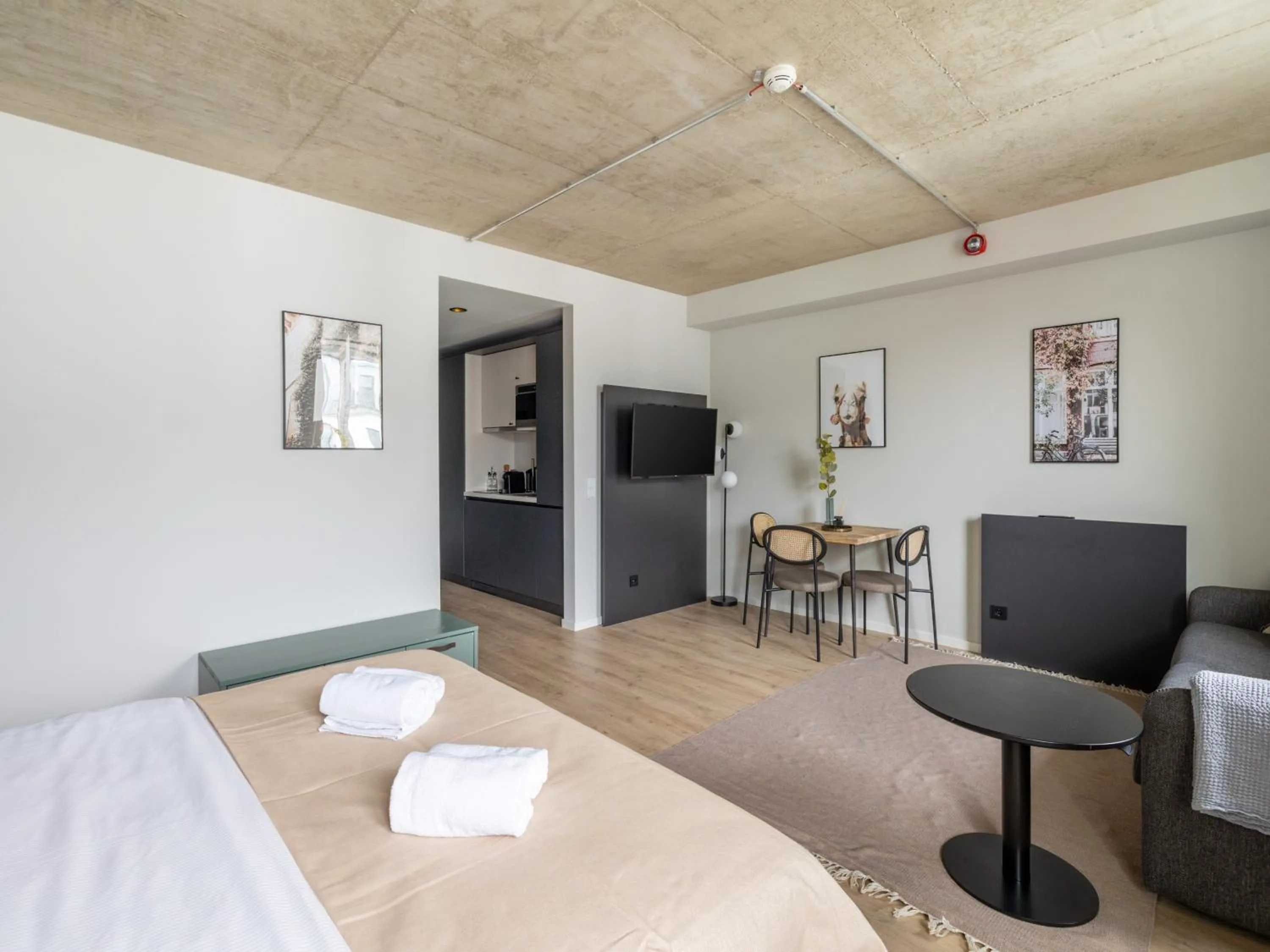 Bed in Limehome Düsseldorf Stresemannstraße - Digital Access