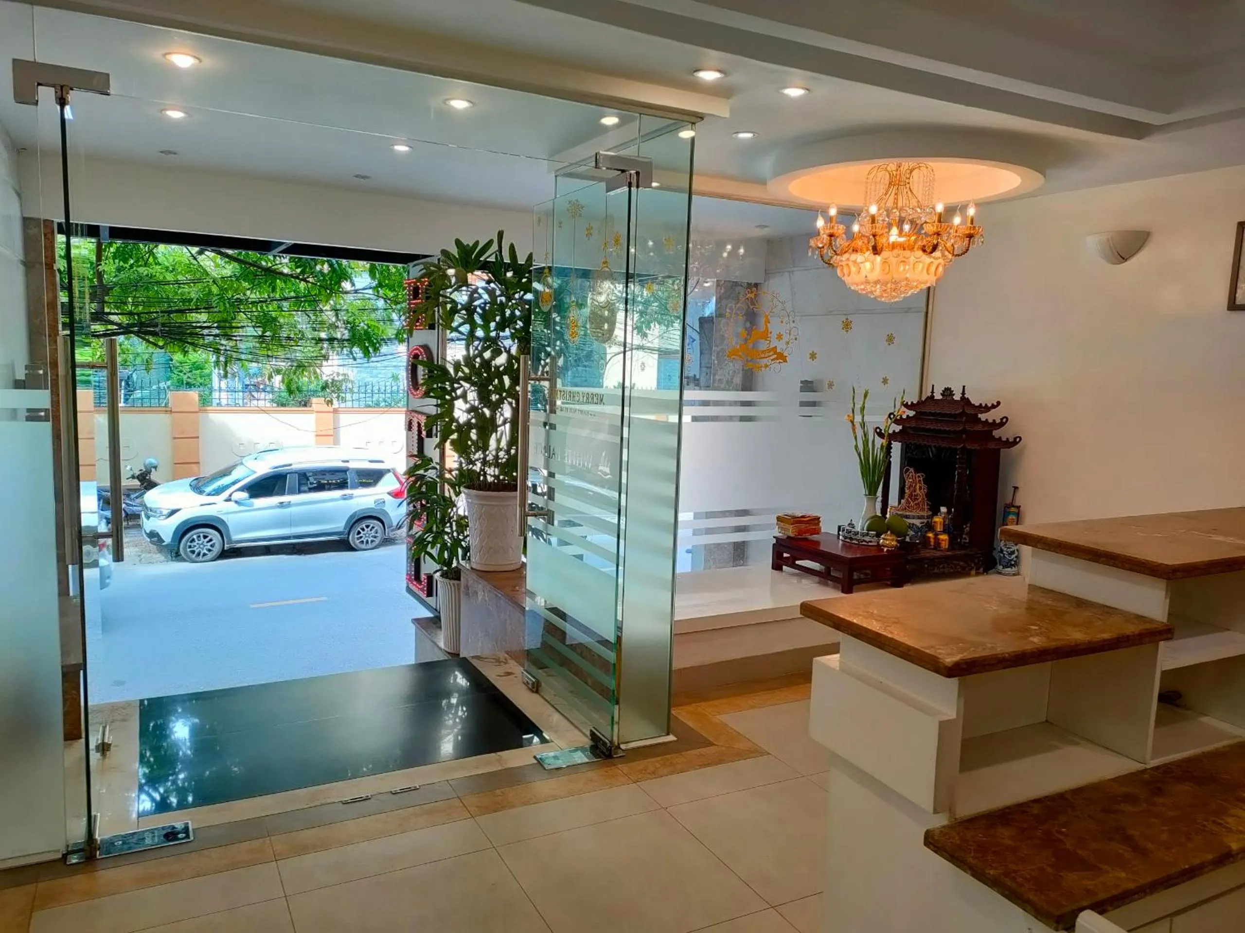 Property building in White Palace 2