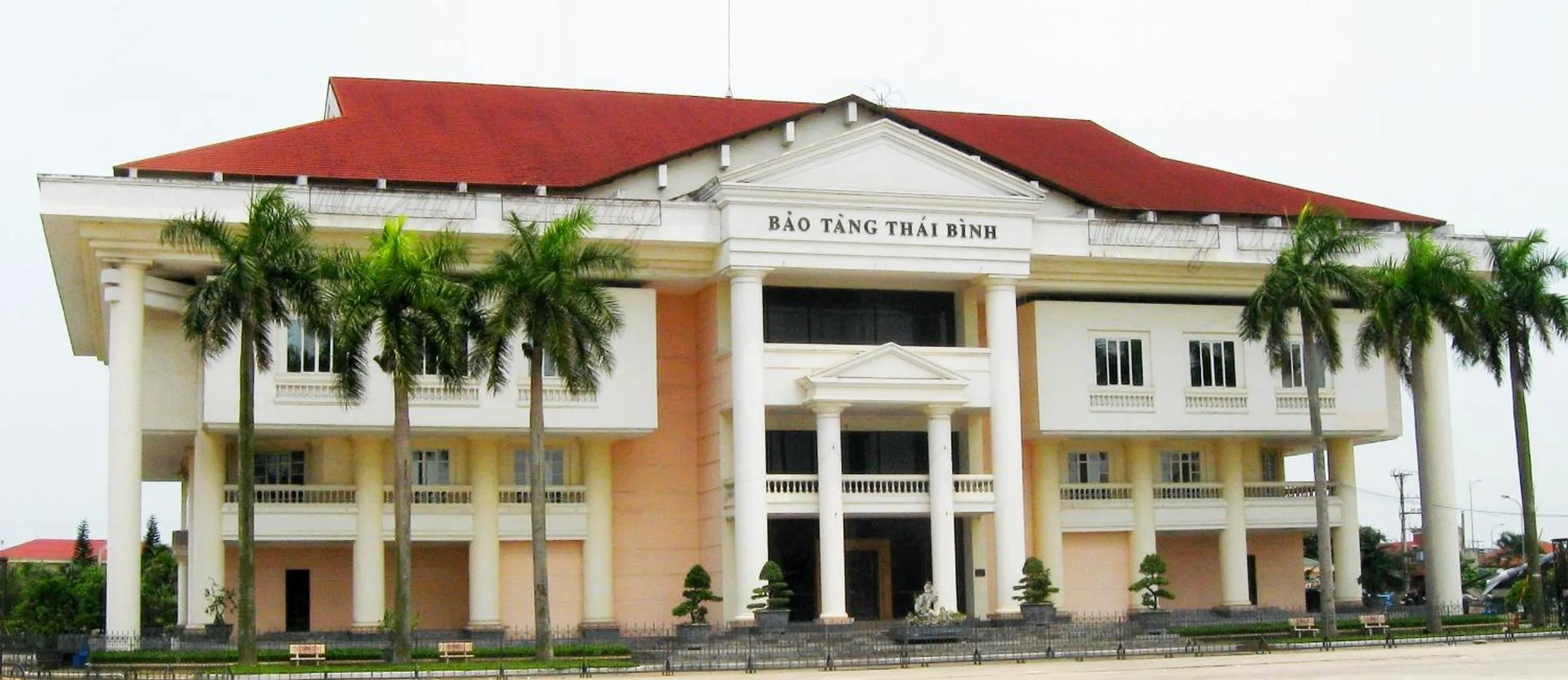 Nearby landmark in White Palace 2