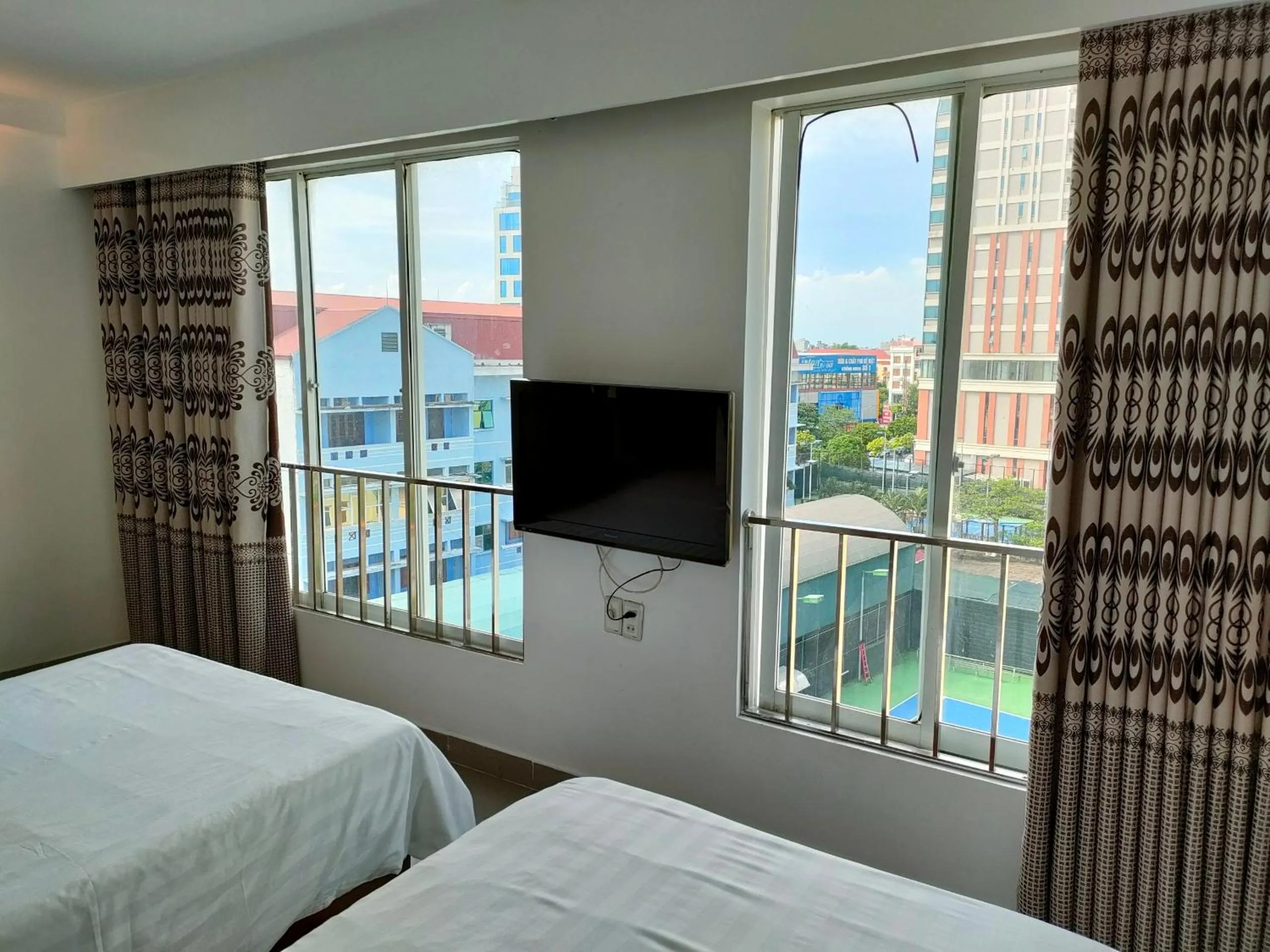 Street view in White Palace 2