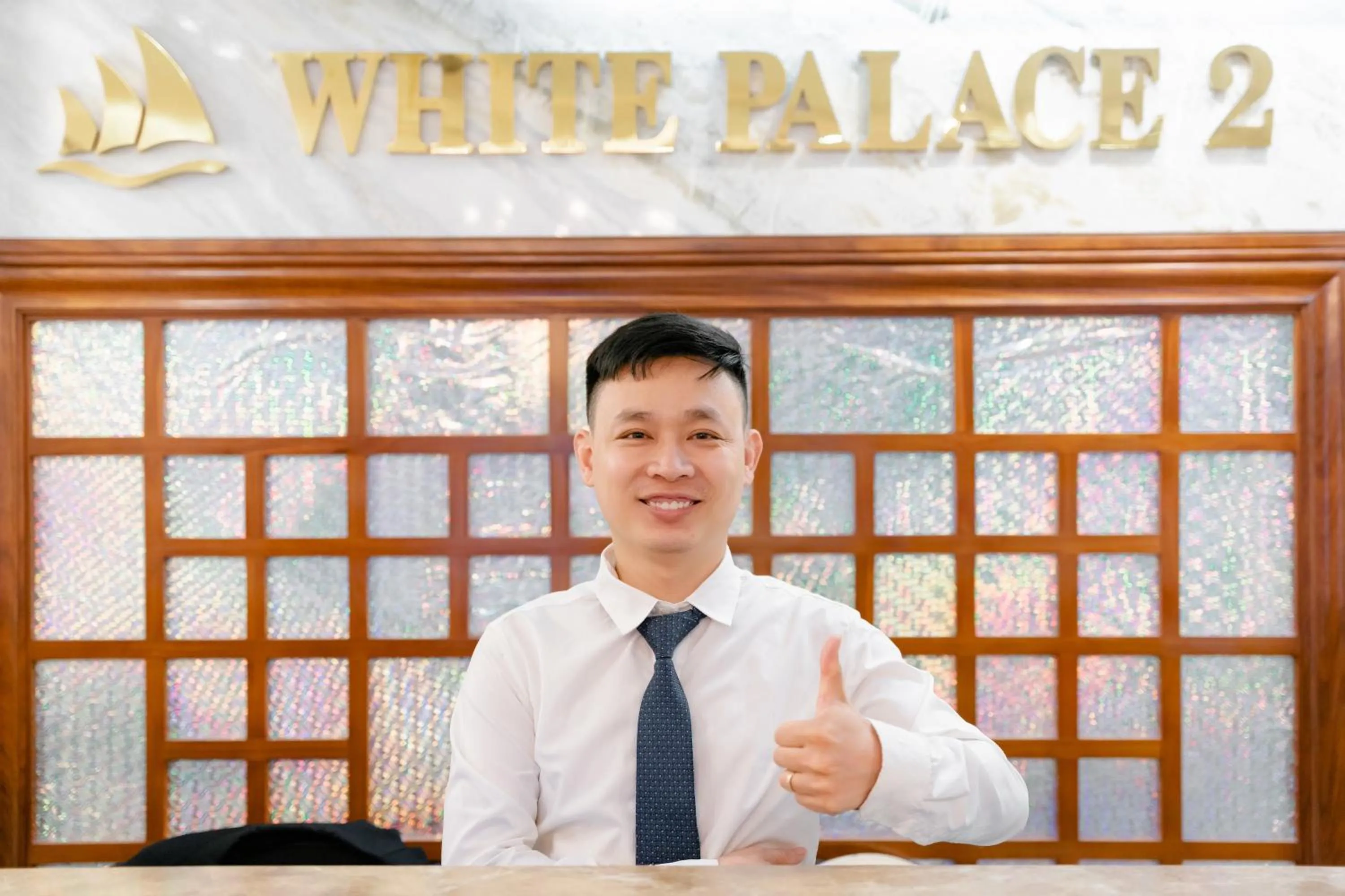 Staff in White Palace 2