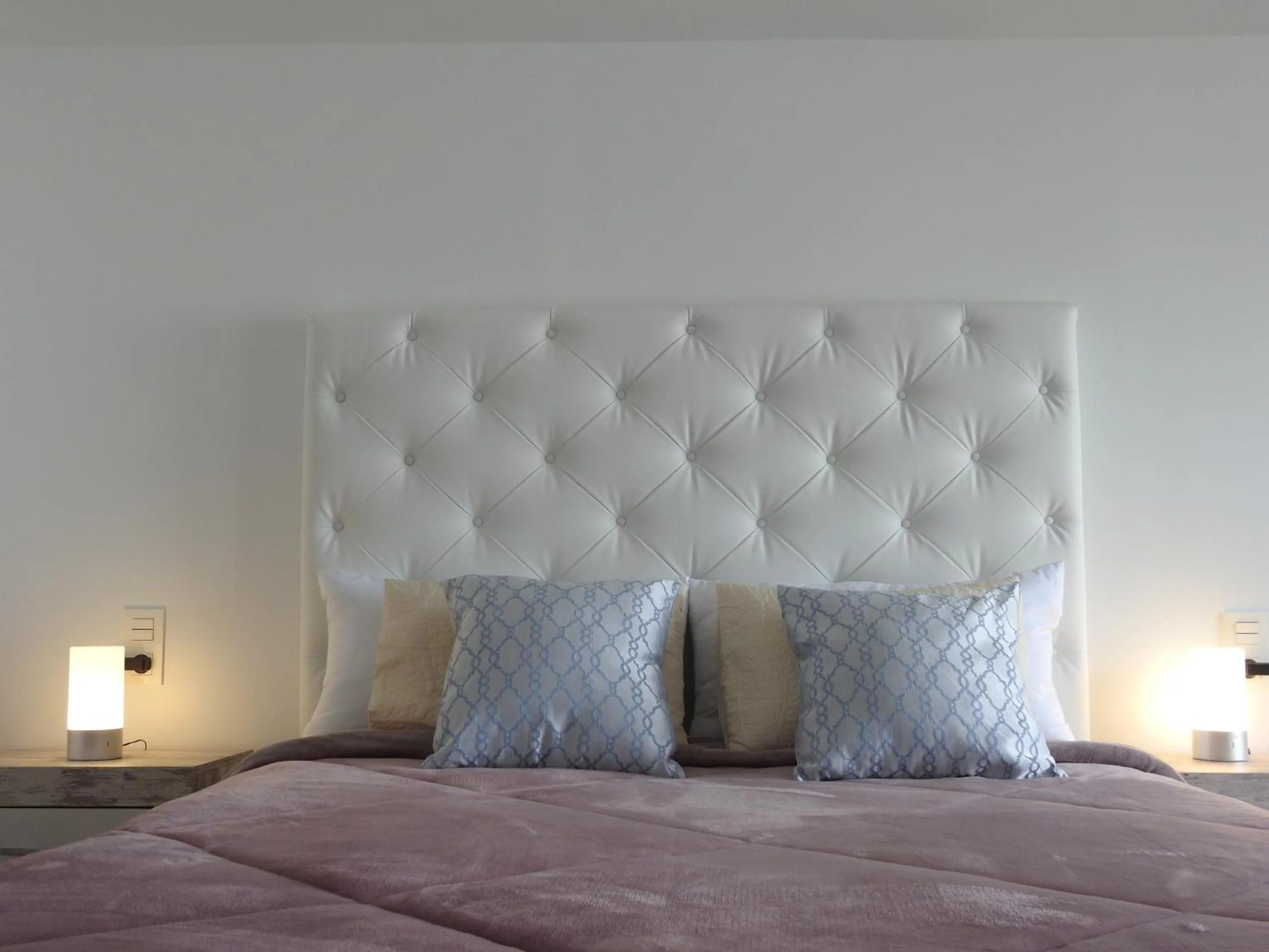 Bedroom, Bed in Sandra Rooms