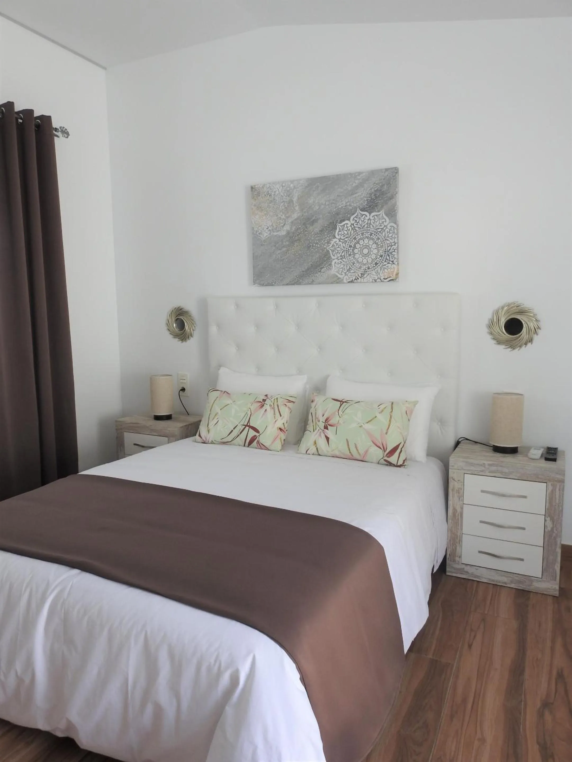 Bedroom, Bed in Sandra Rooms