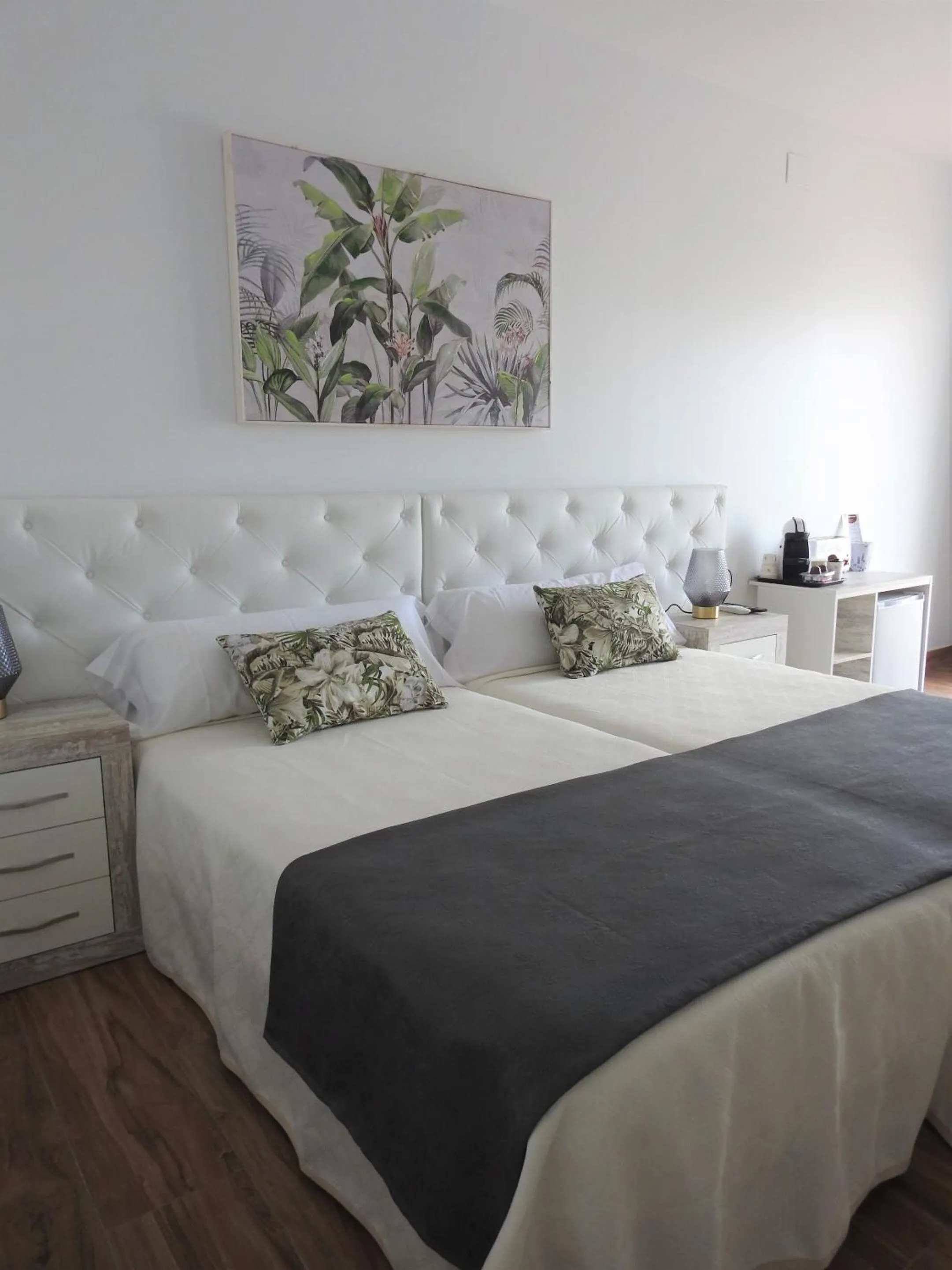 Bedroom, Bed in Sandra Rooms