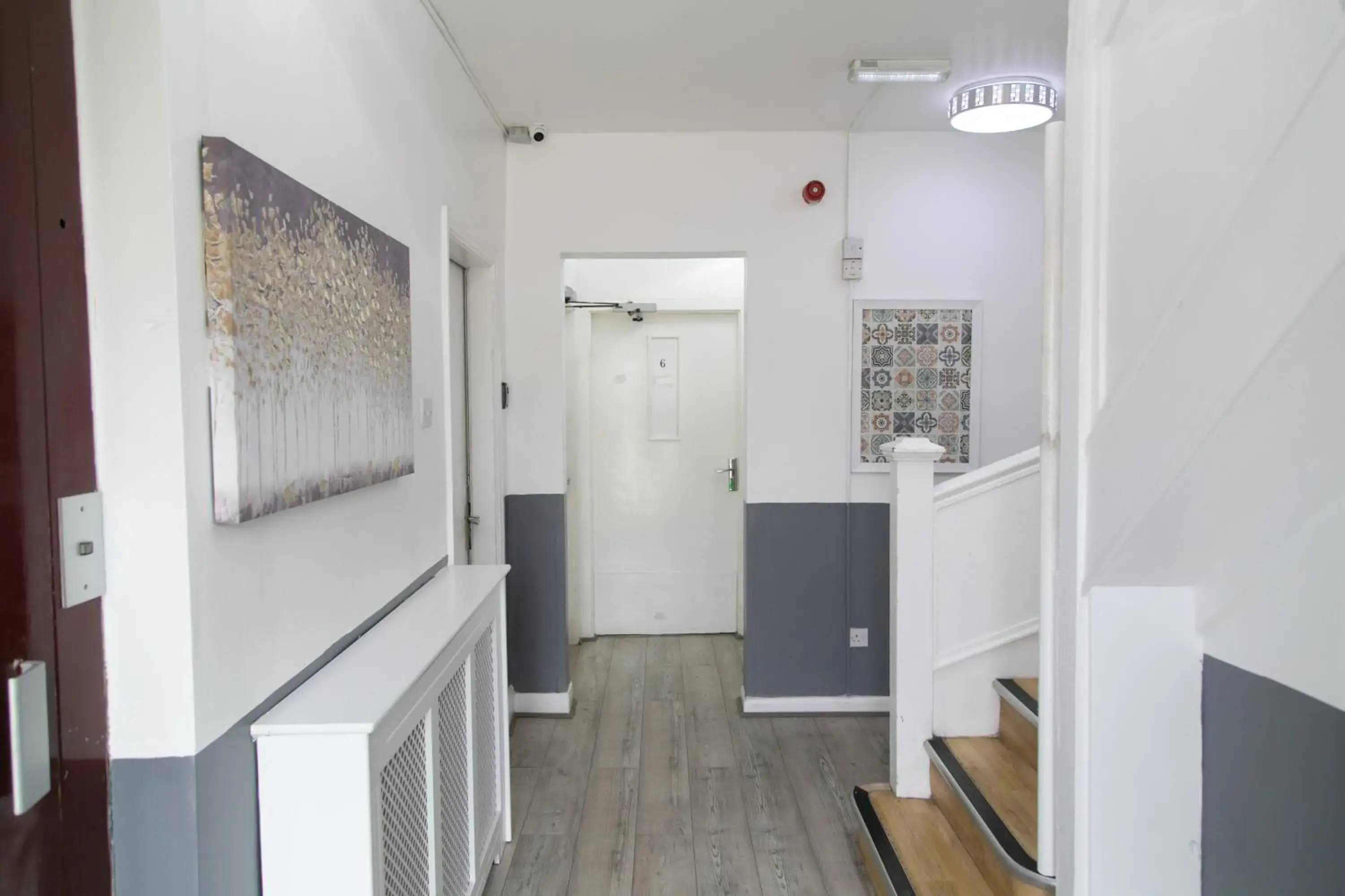 Facade/entrance in Hills View Apartments Facade/entrance in Hills View Apartments