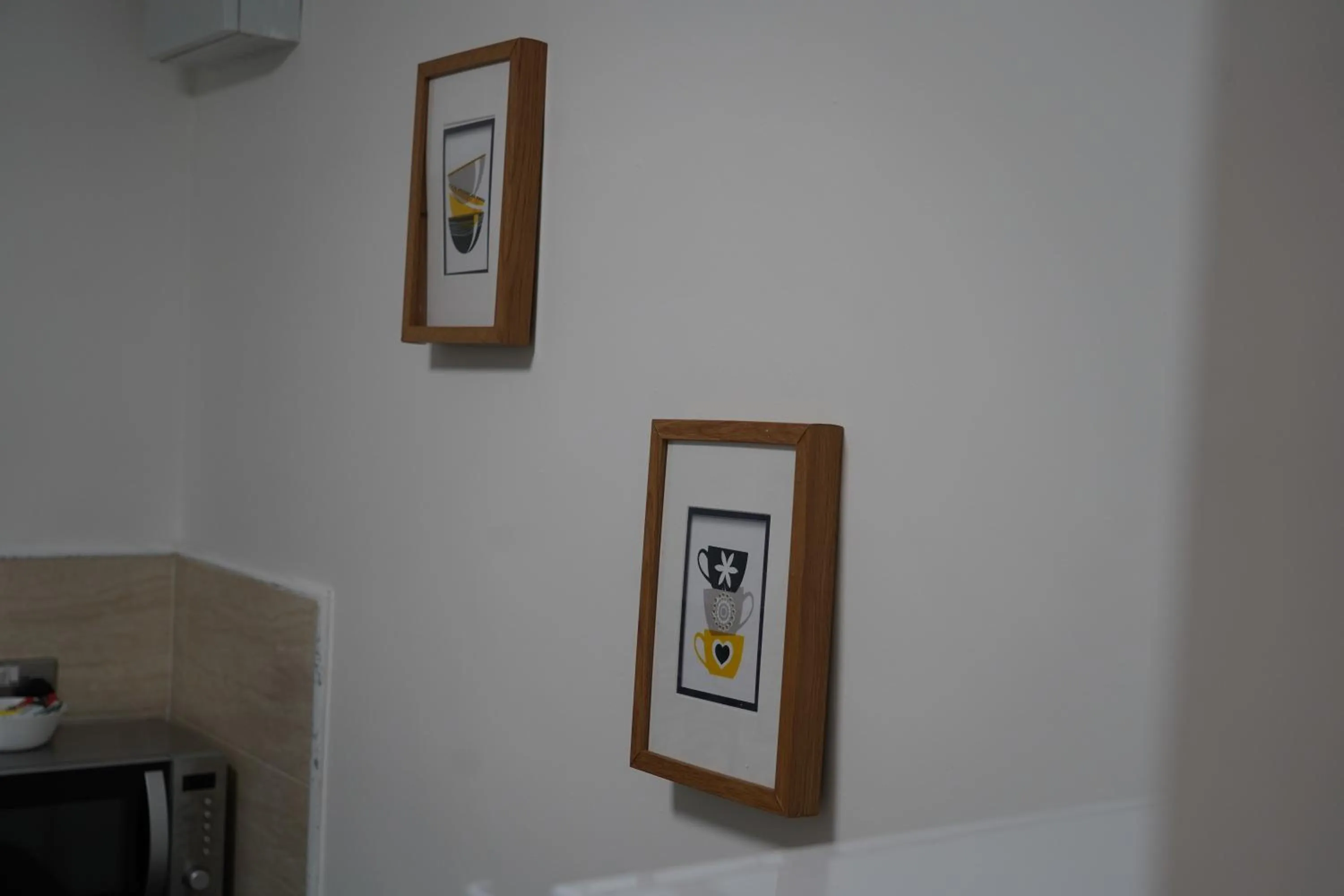 Decorative detail in Hills View Apartments