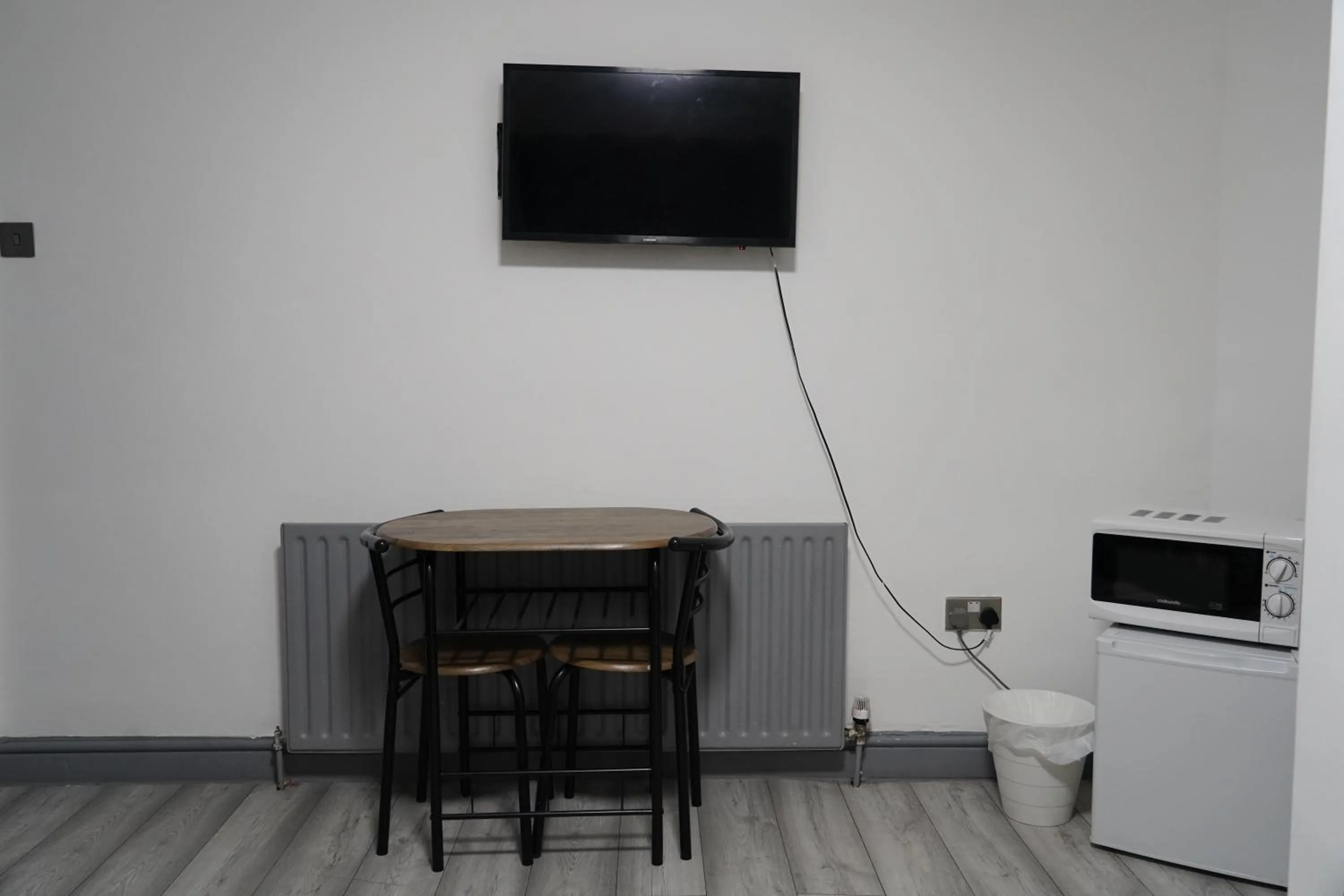 TV and multimedia in Hills View Apartments