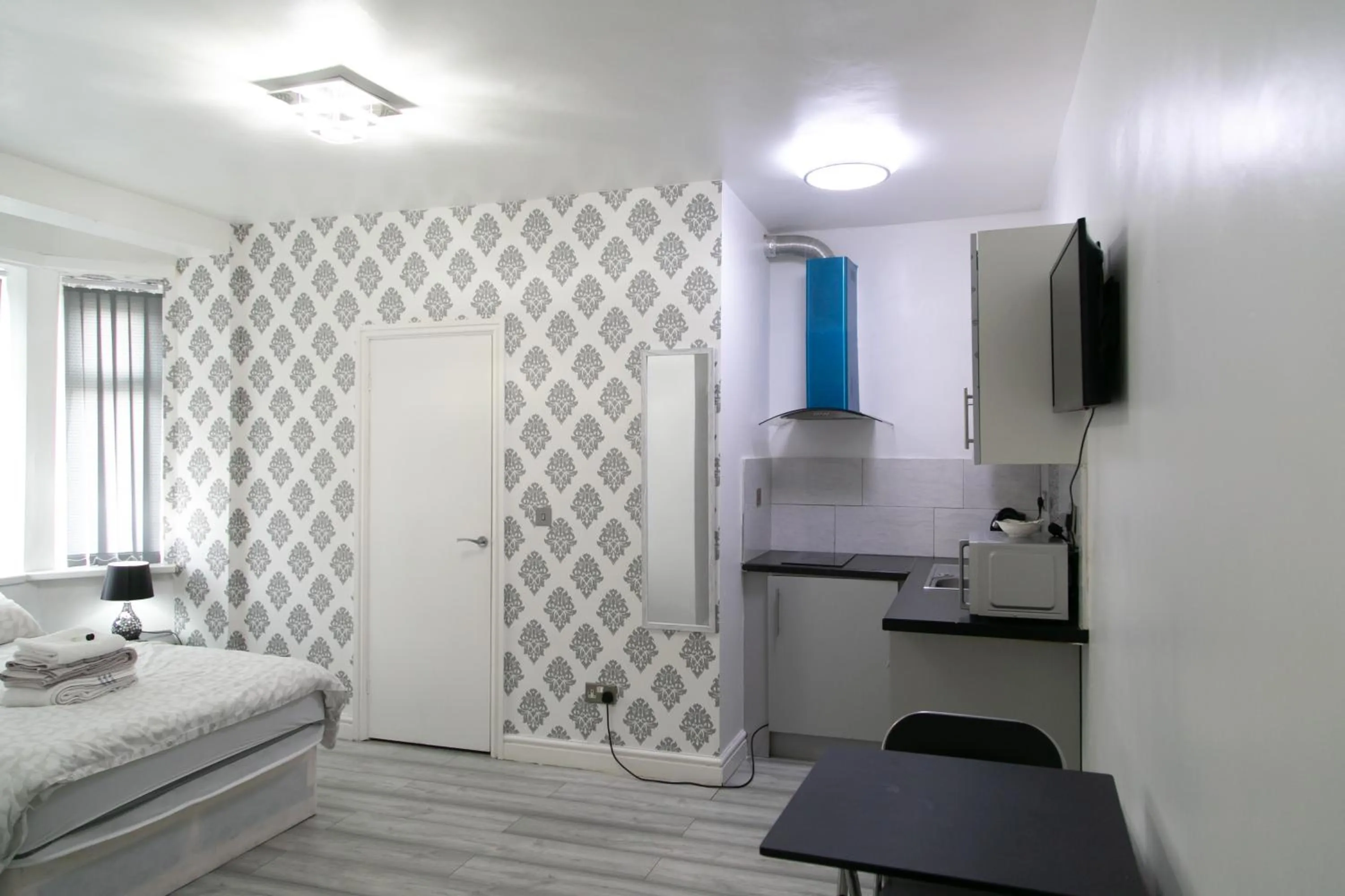 Bed in Hills View Apartments