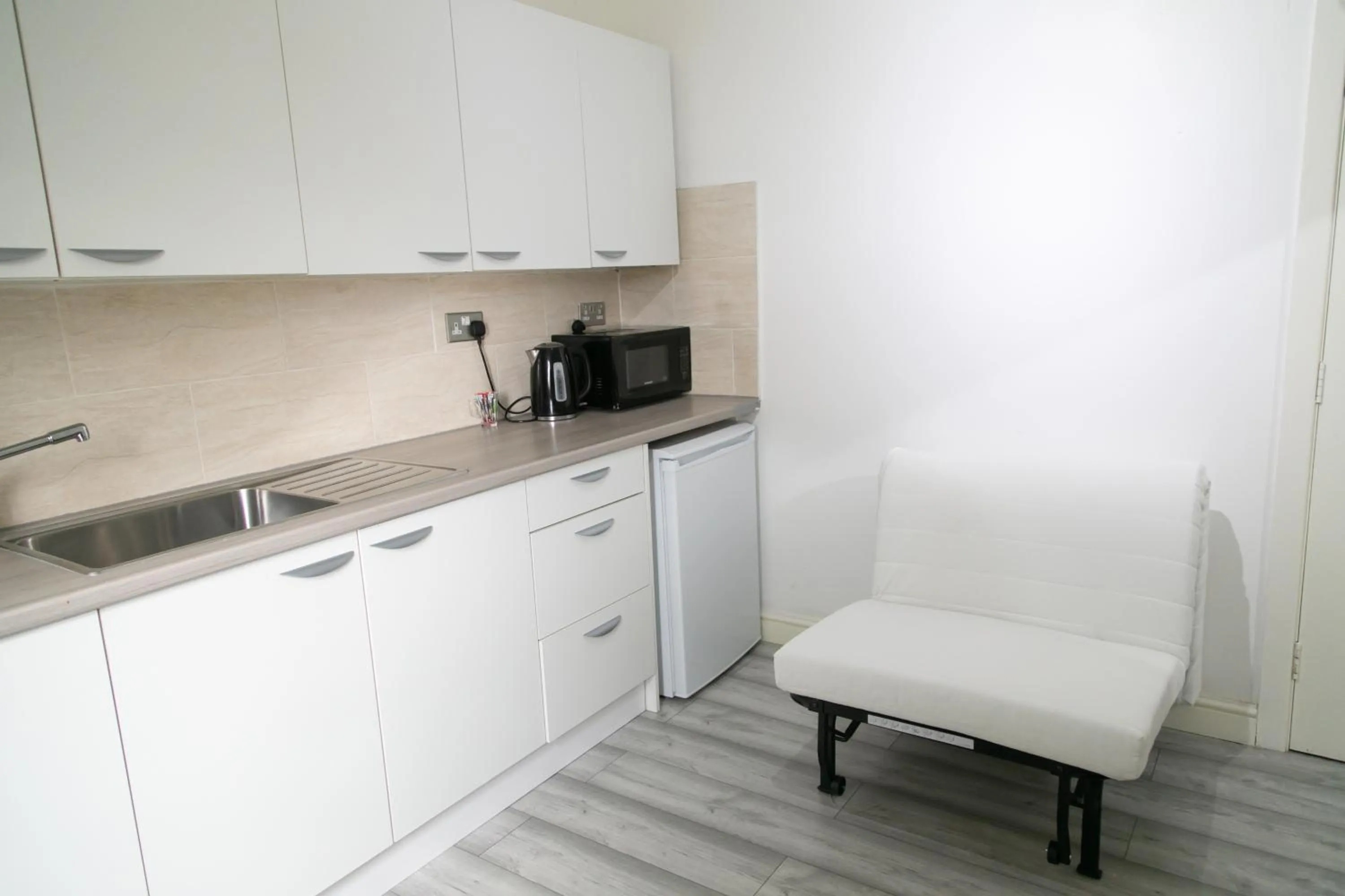 Coffee/tea facilities in Hills View Apartments