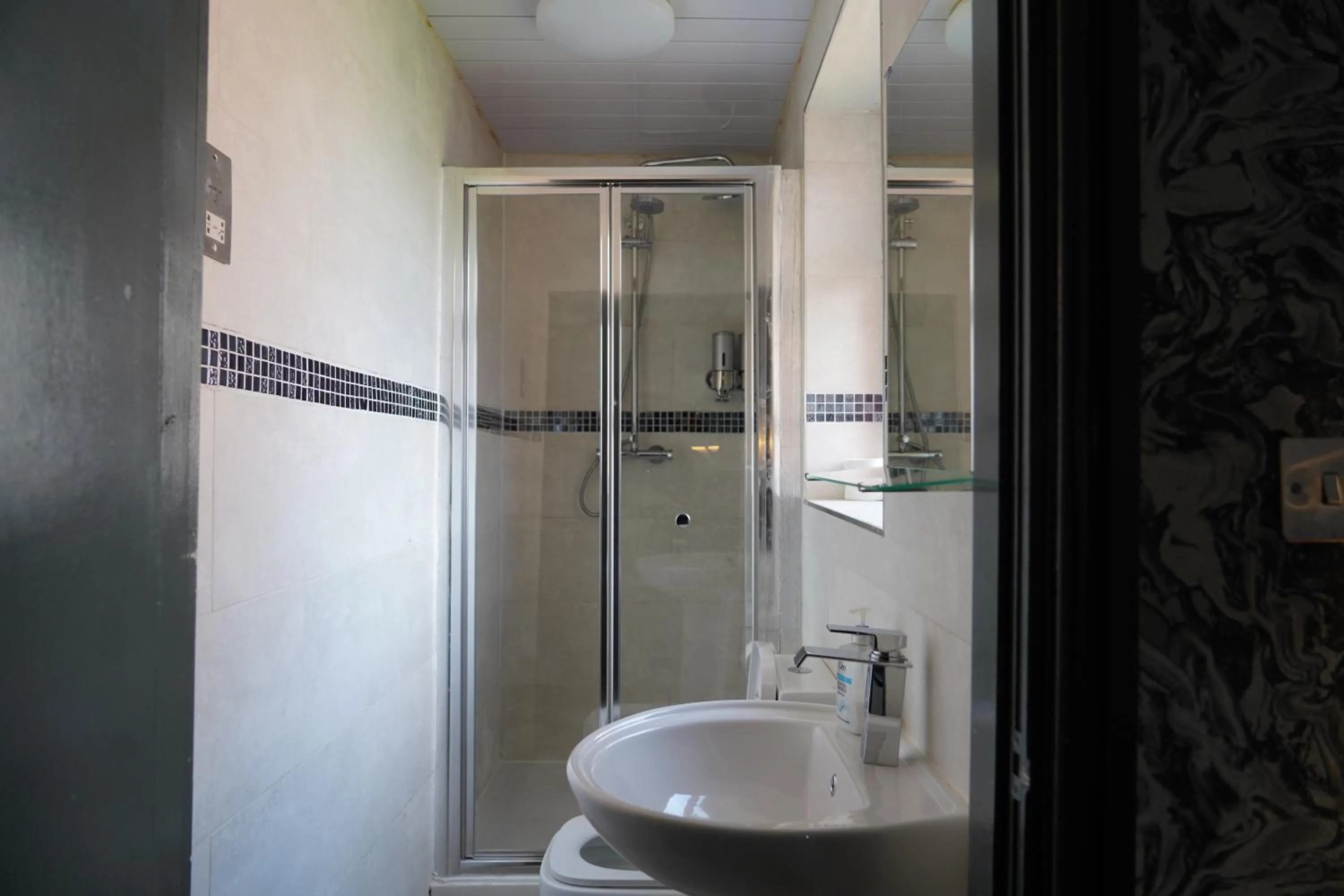 Bathroom in Hills View Apartments