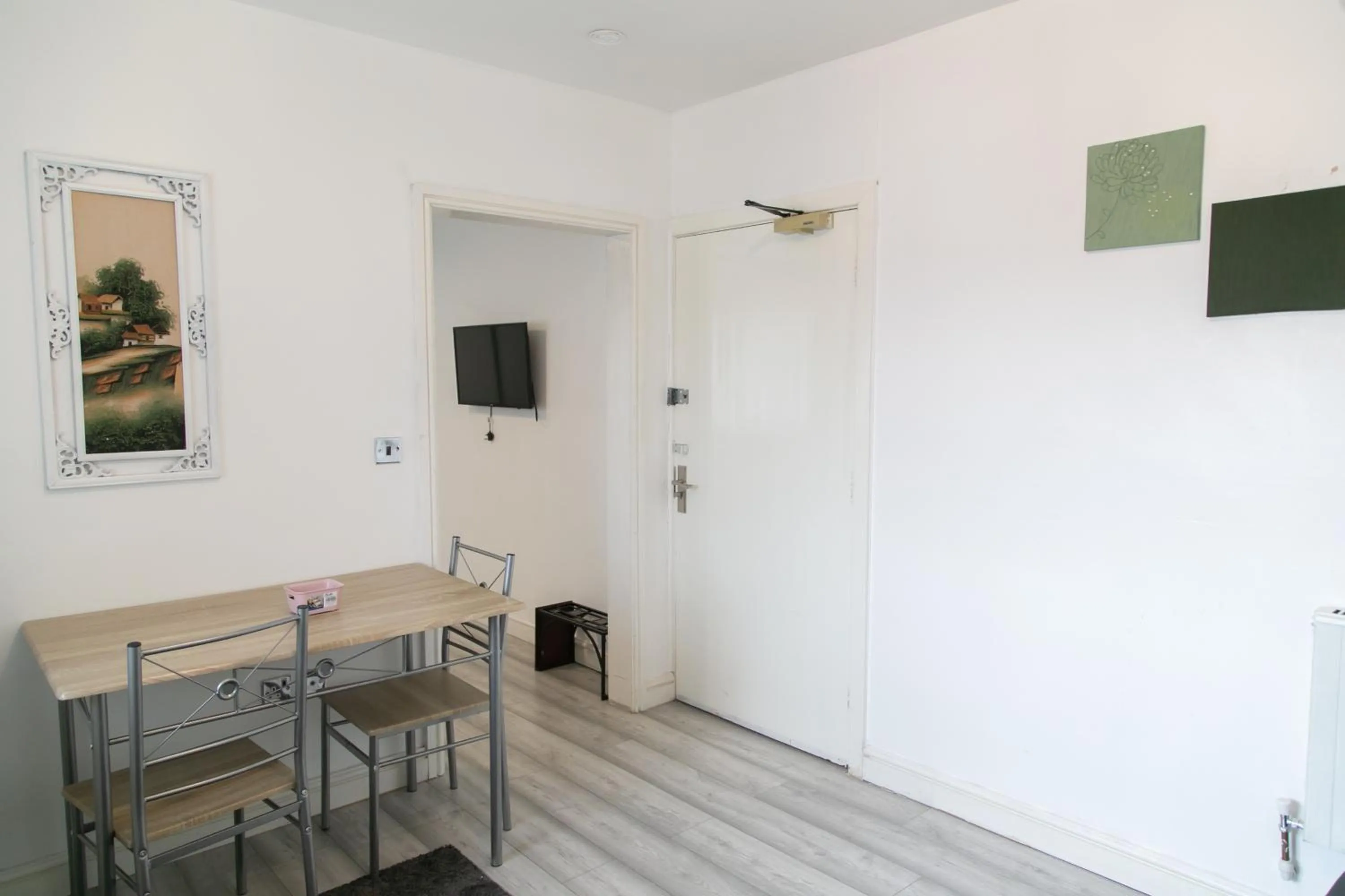 Living room in Hills View Apartments