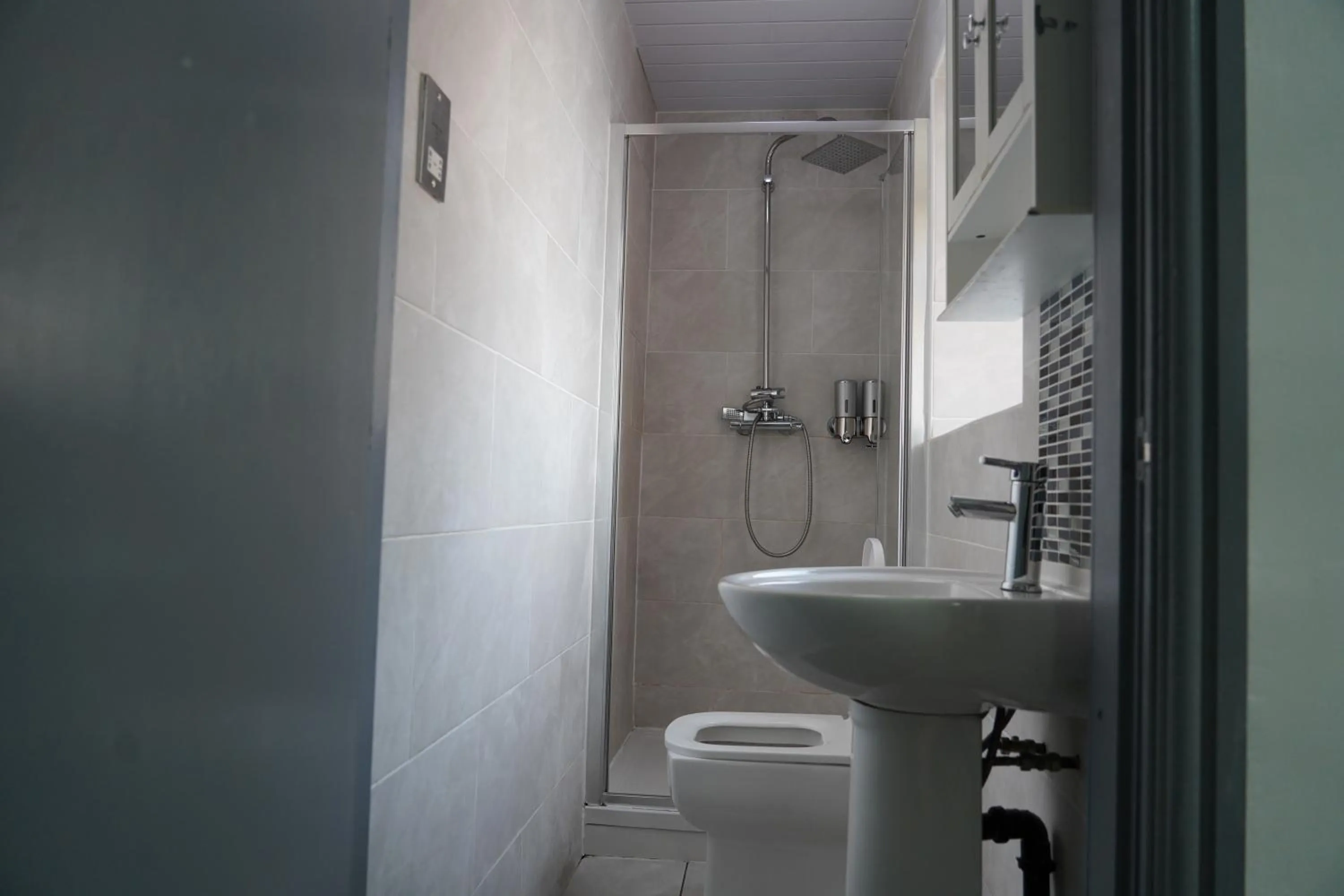 Bathroom in Hills View Apartments