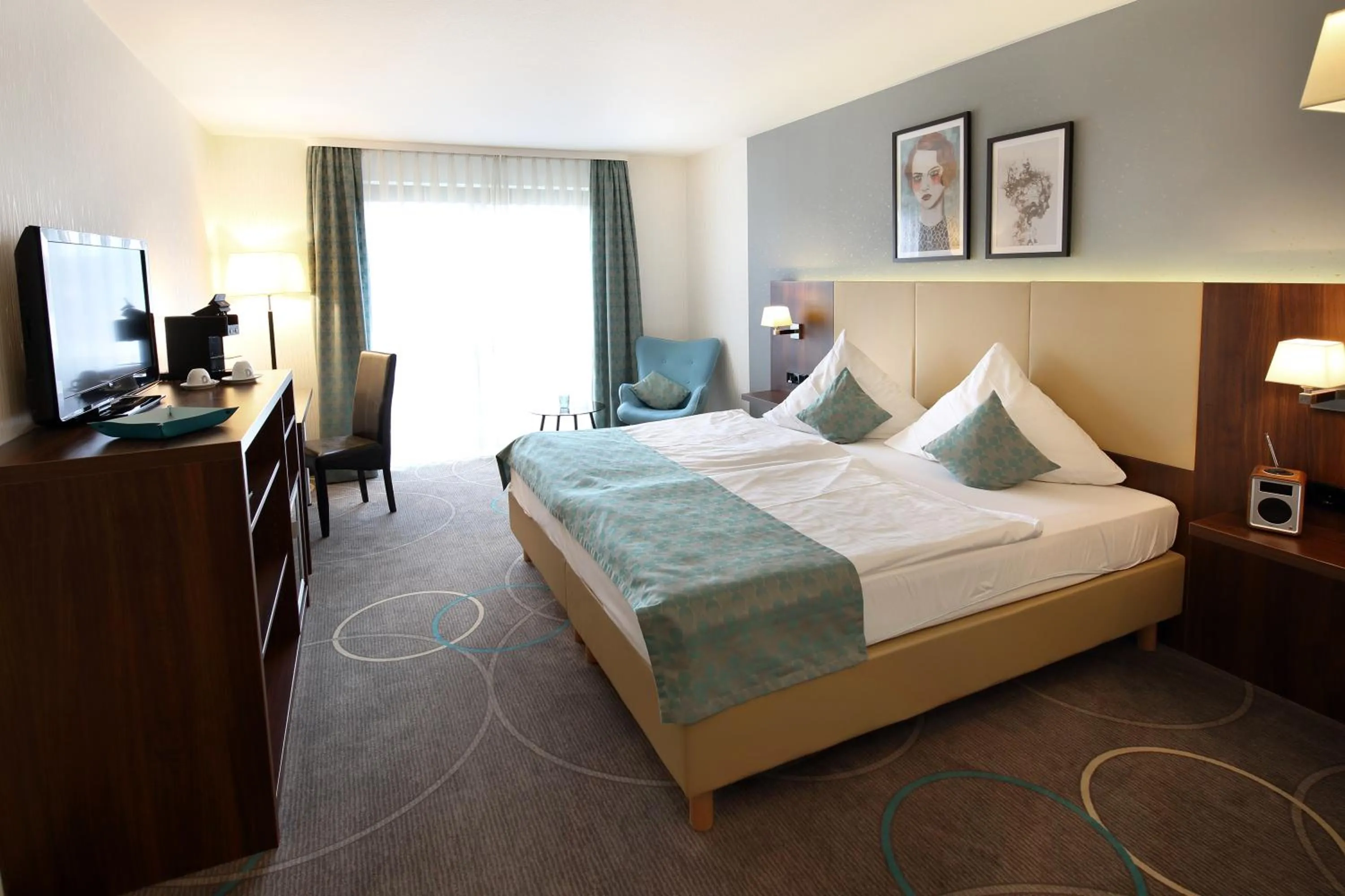 Photo of the whole room, Bed in Lobinger-Parkhotel