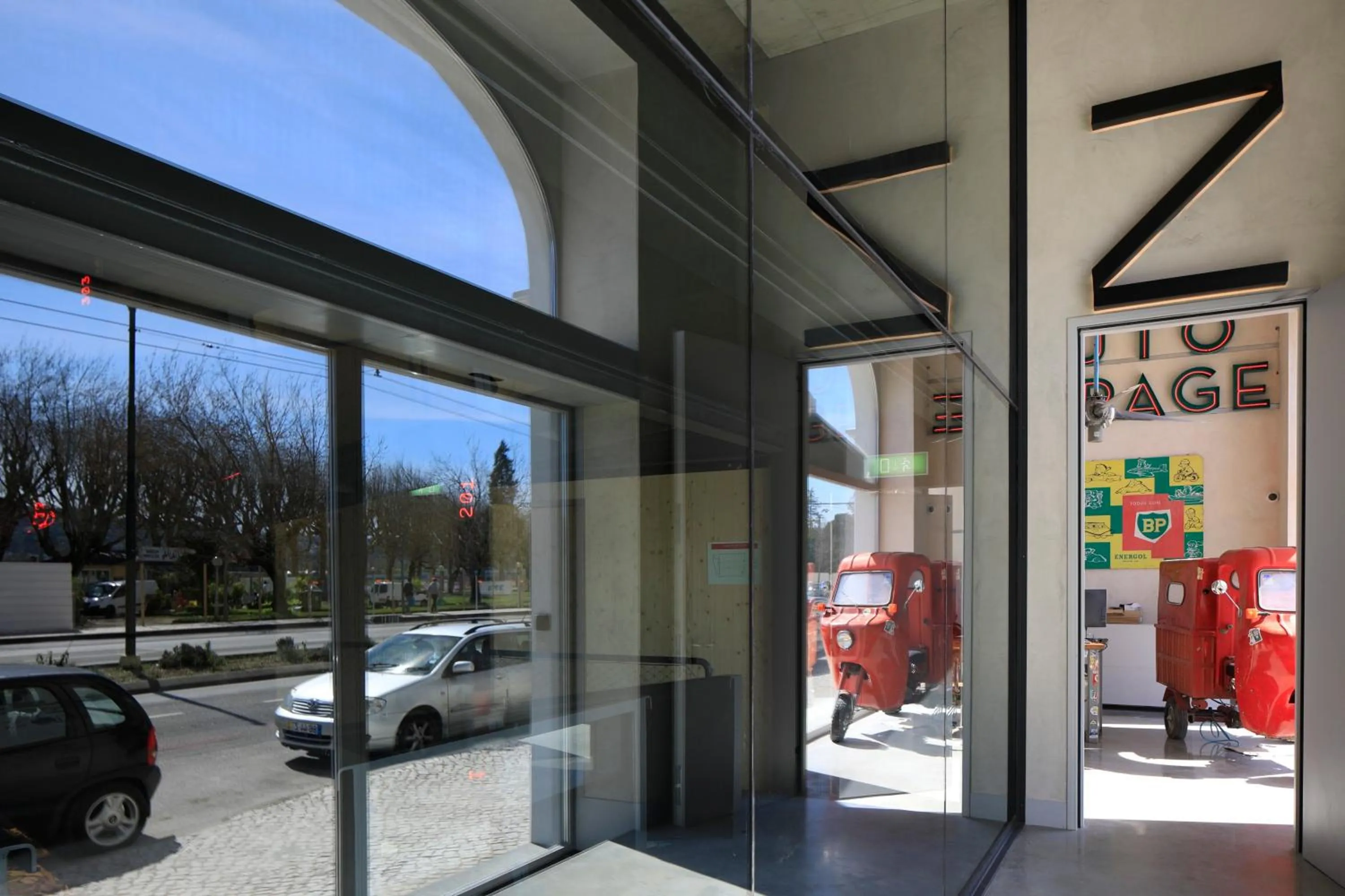 Facade/entrance in Zero Box Lodge Coimbra
