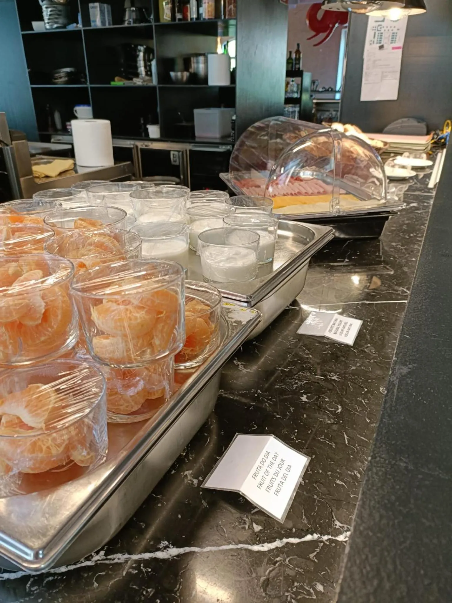 Restaurant/places to eat in Zero Box Lodge Coimbra