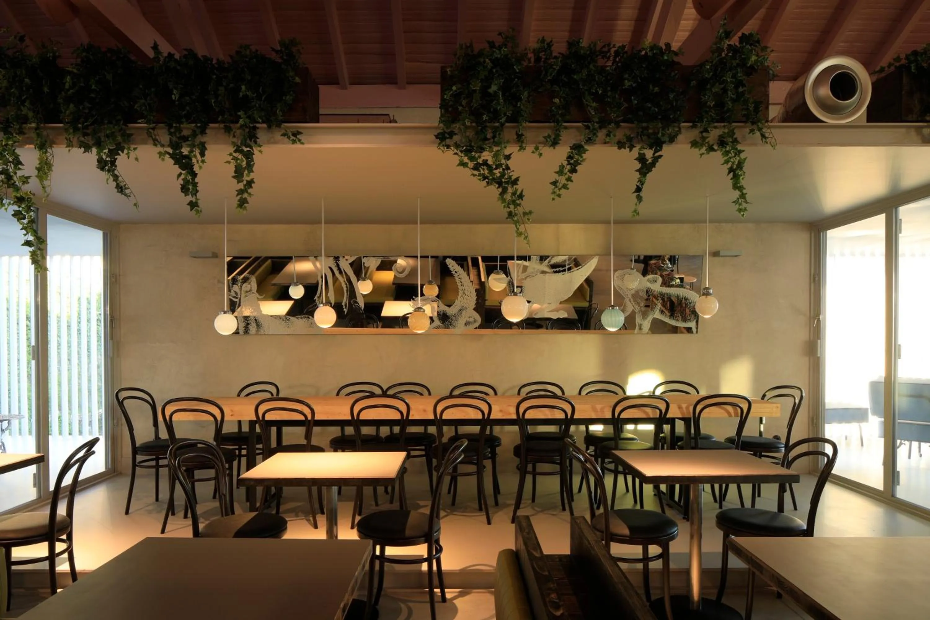 Restaurant/places to eat in Zero Box Lodge Coimbra