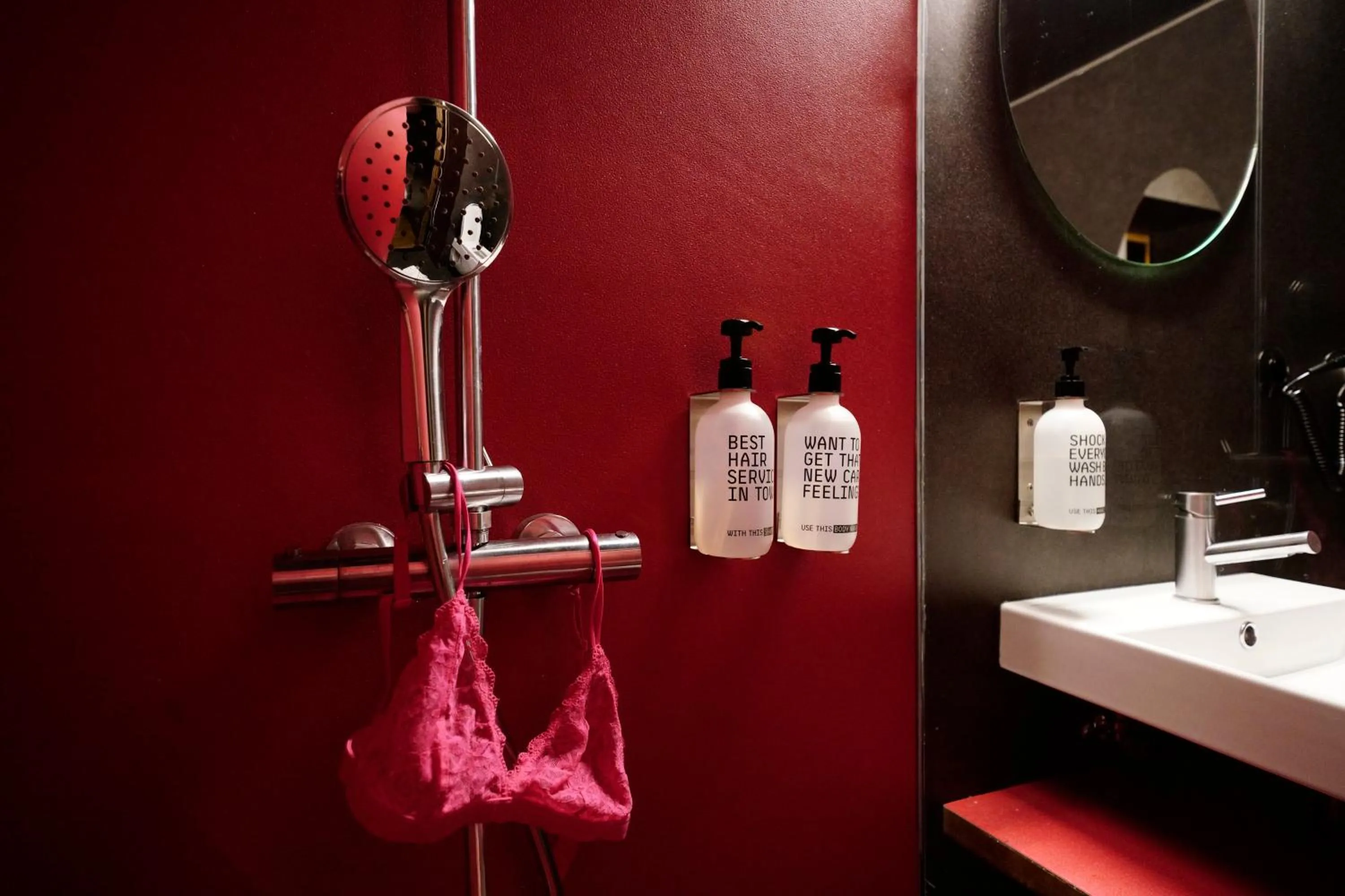 Bathroom in Zero Box Lodge Coimbra