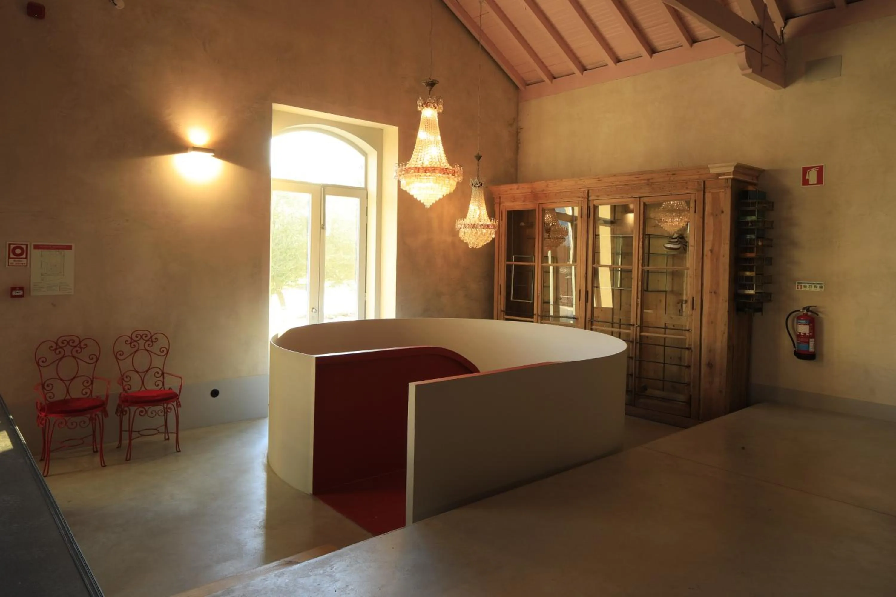 Restaurant/places to eat, Bed in Zero Box Lodge Coimbra