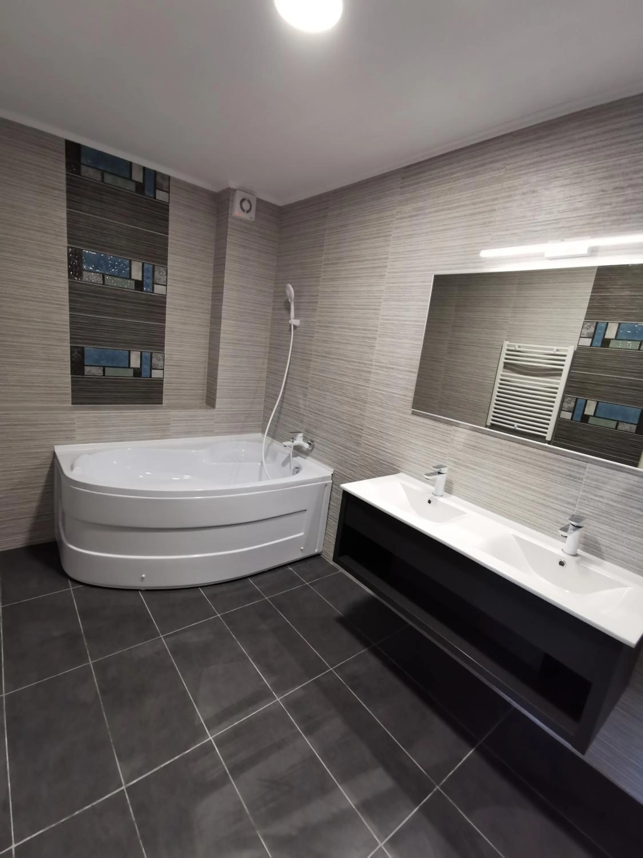 Toilet in Hotel Javu