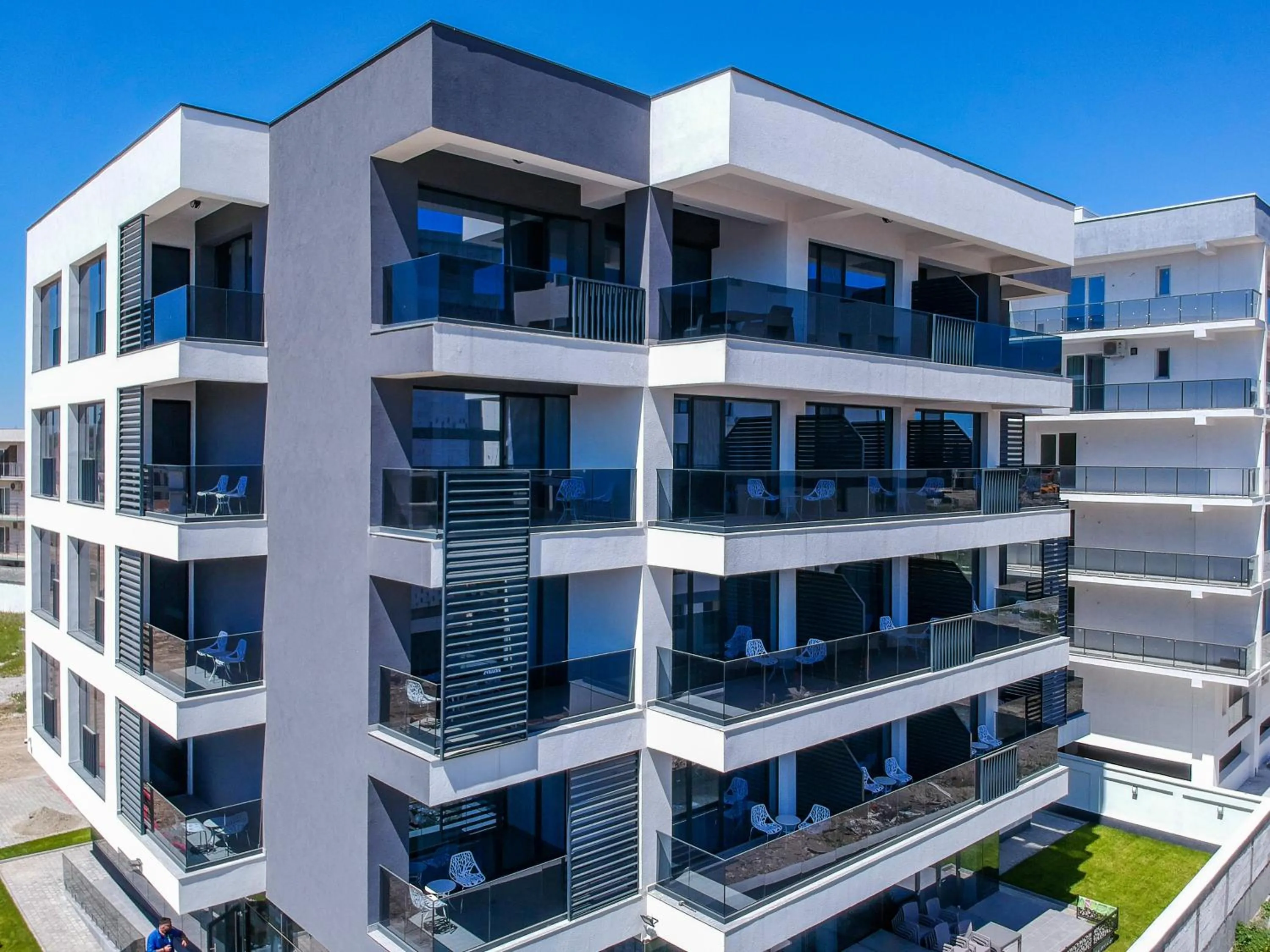 Property building in Hotel Javu