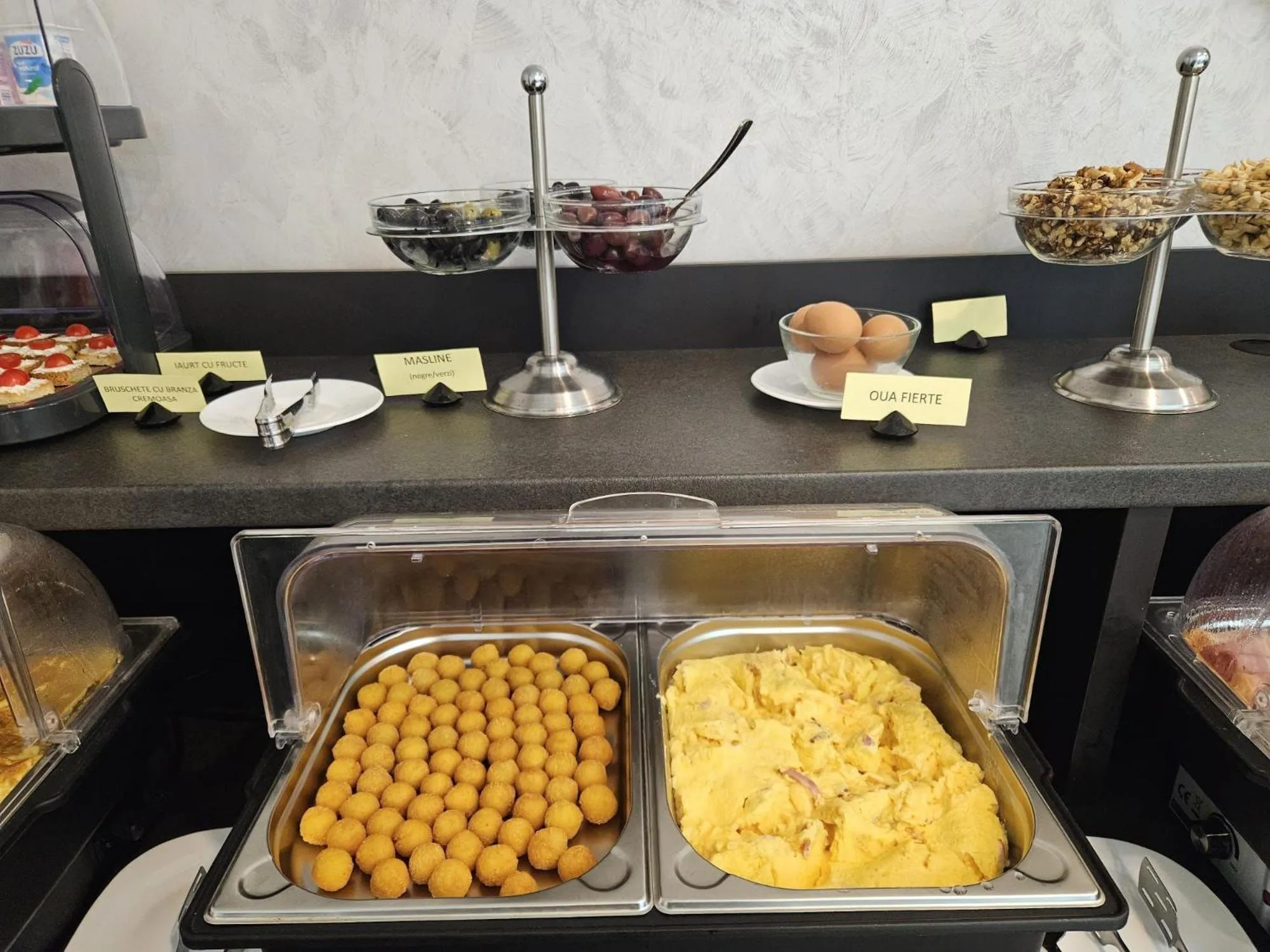 Dining area in Hotel Javu