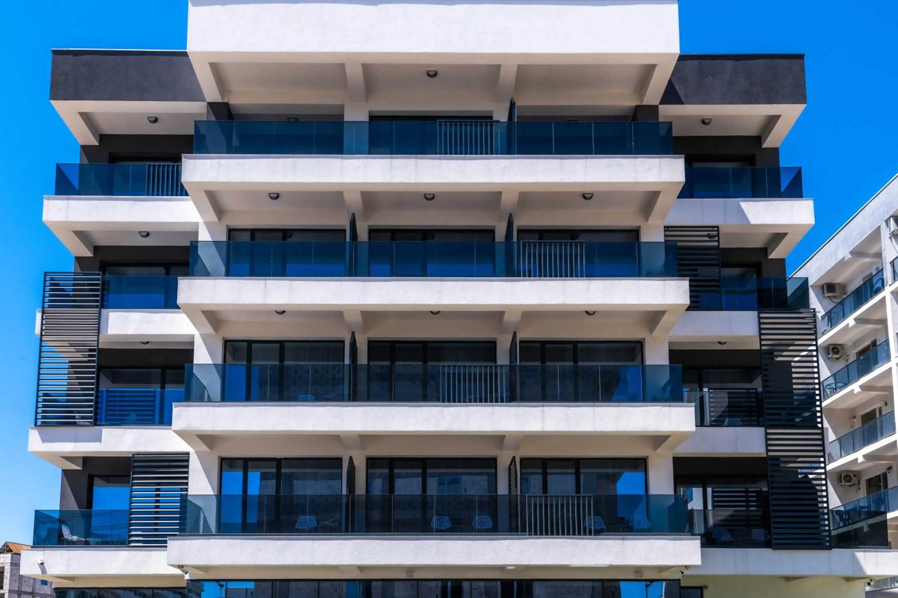 Property building in Hotel Javu