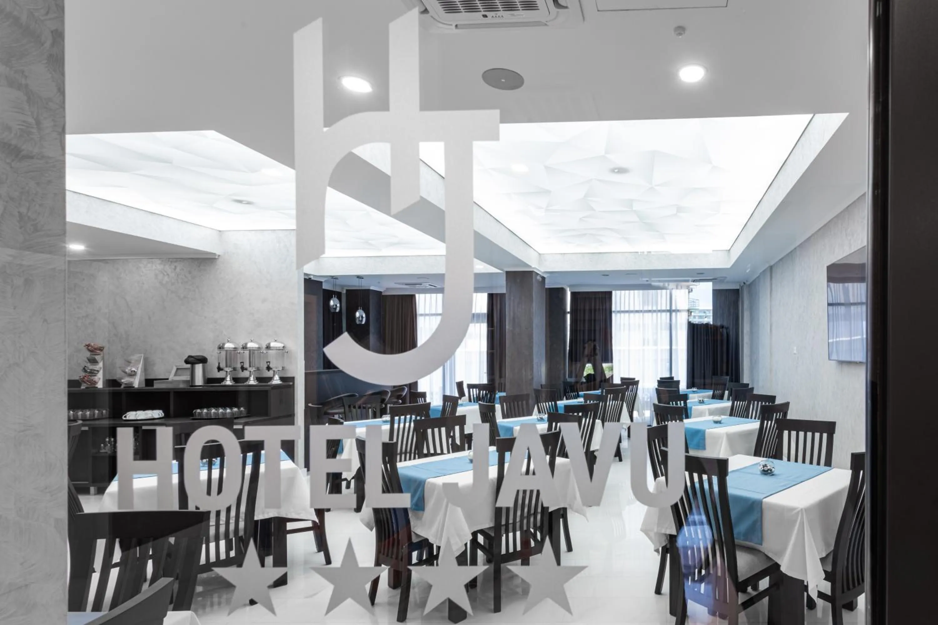 Restaurant/places to eat in Hotel Javu