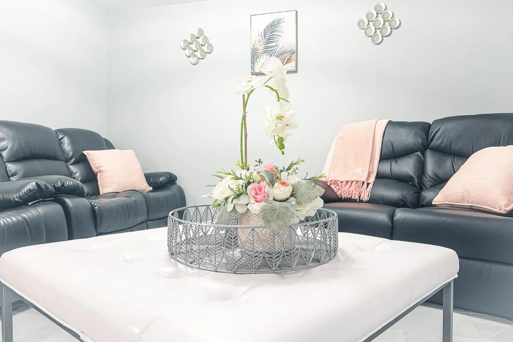 The Grand Gorge Villa-With Private Yard & Parking, Minutes From Falls & Casino by Niagara Hospitaliy