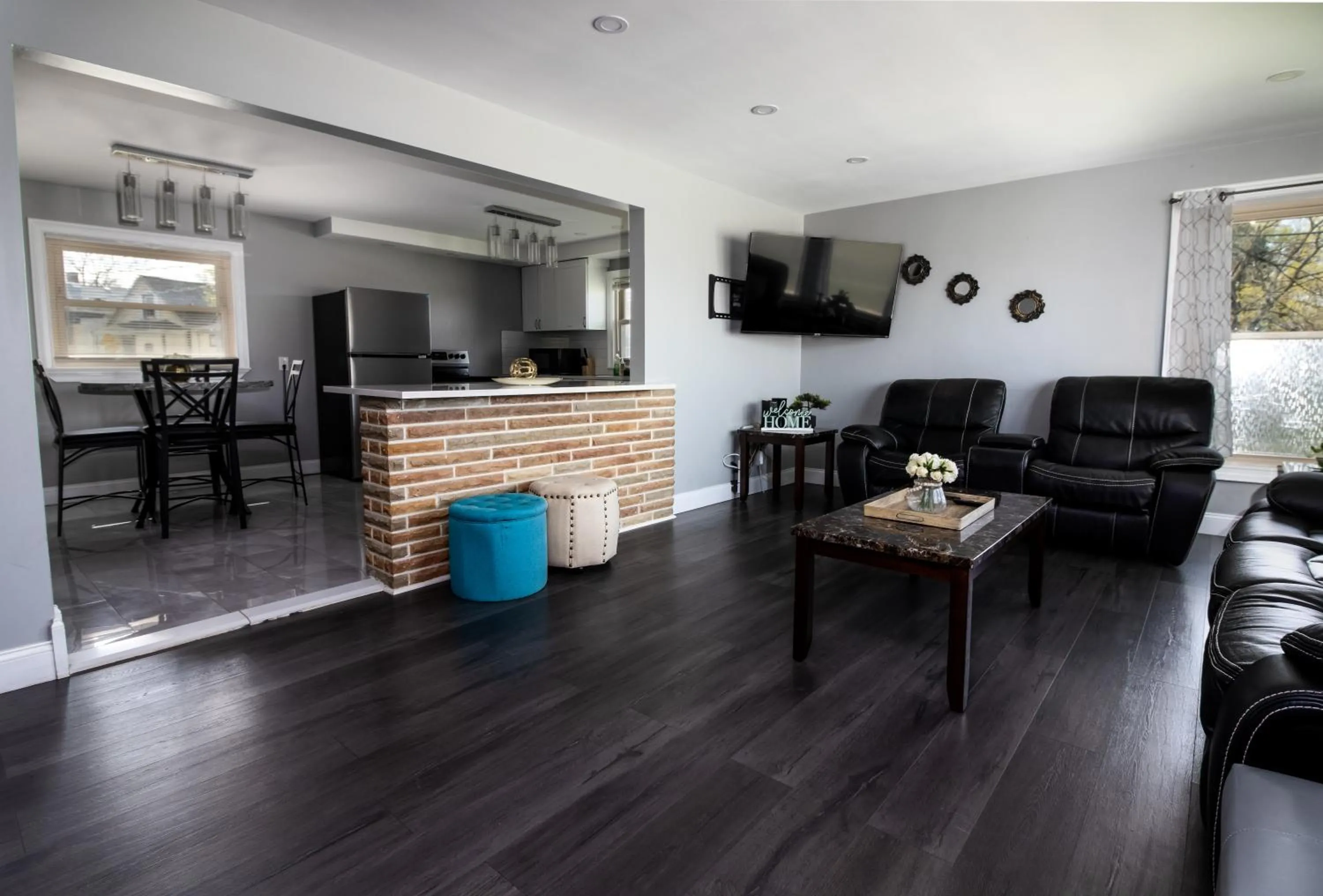 The Grand Gorge Villa-With Private Yard & Parking, Minutes From Falls & Casino by Niagara Hospitaliy