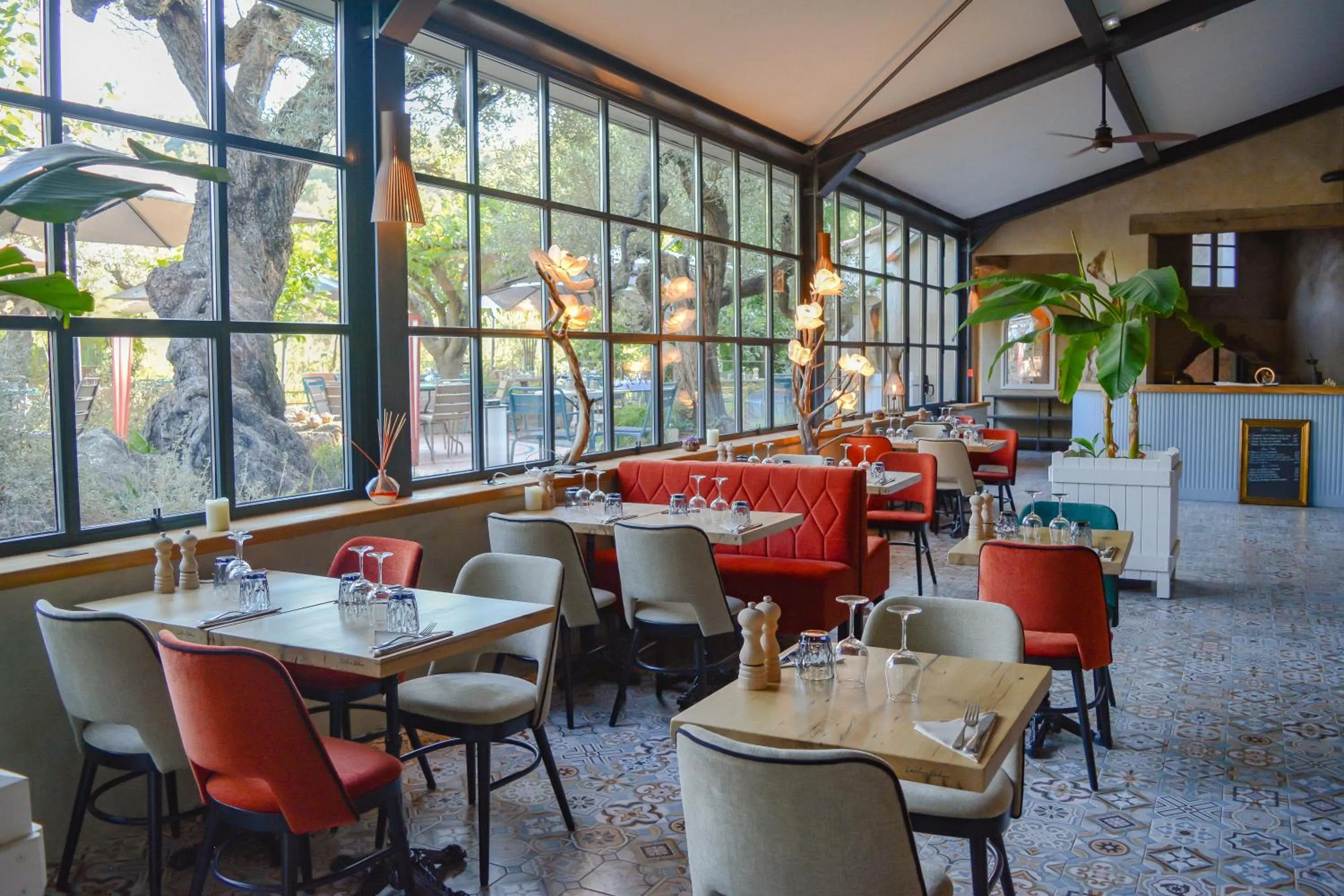 Restaurant/places to eat in LOU CALEN