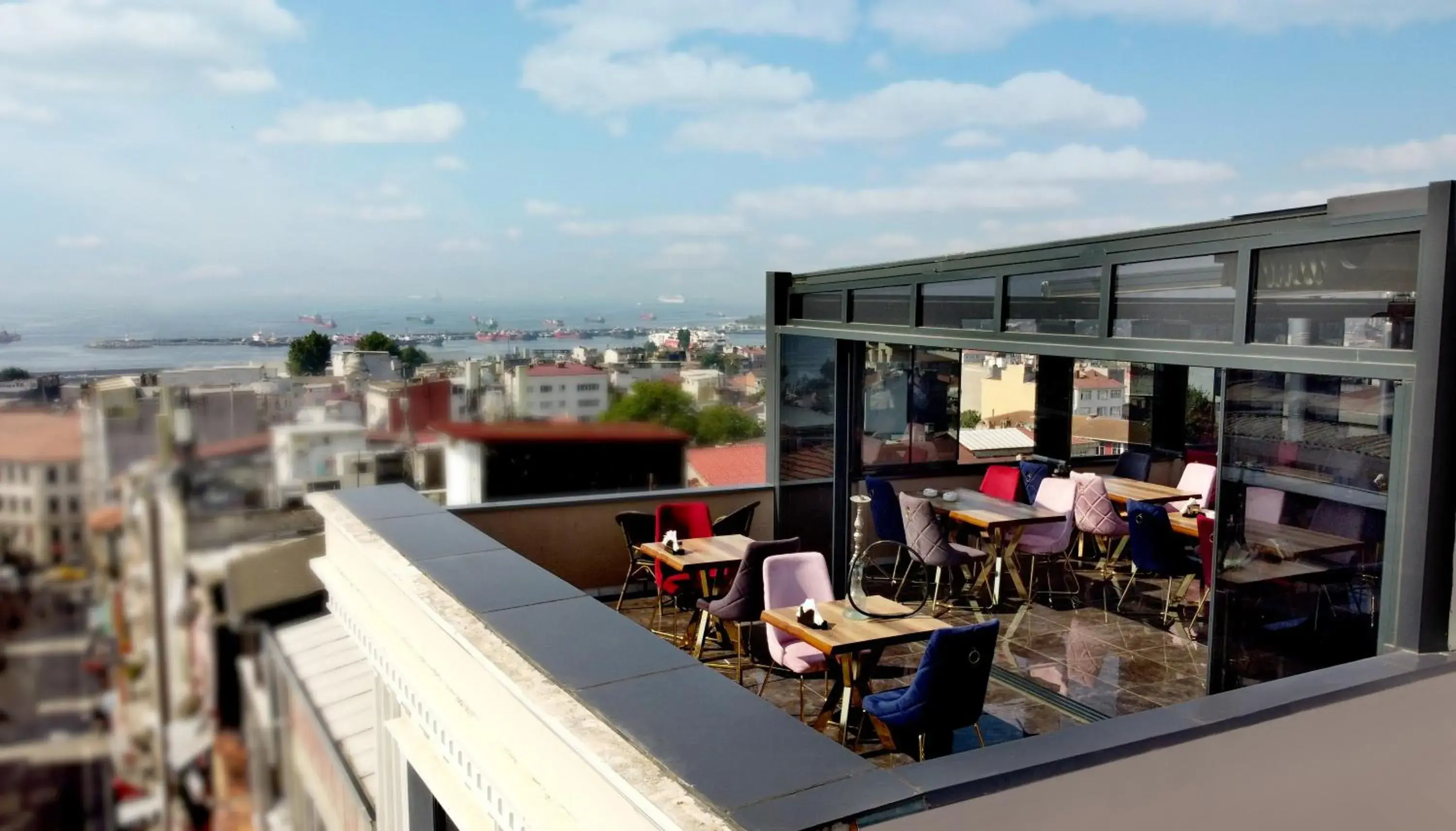 Restaurant/places to eat in The Grand Tower Hotel Restaurant/places to eat in The Grand Tower Hotel