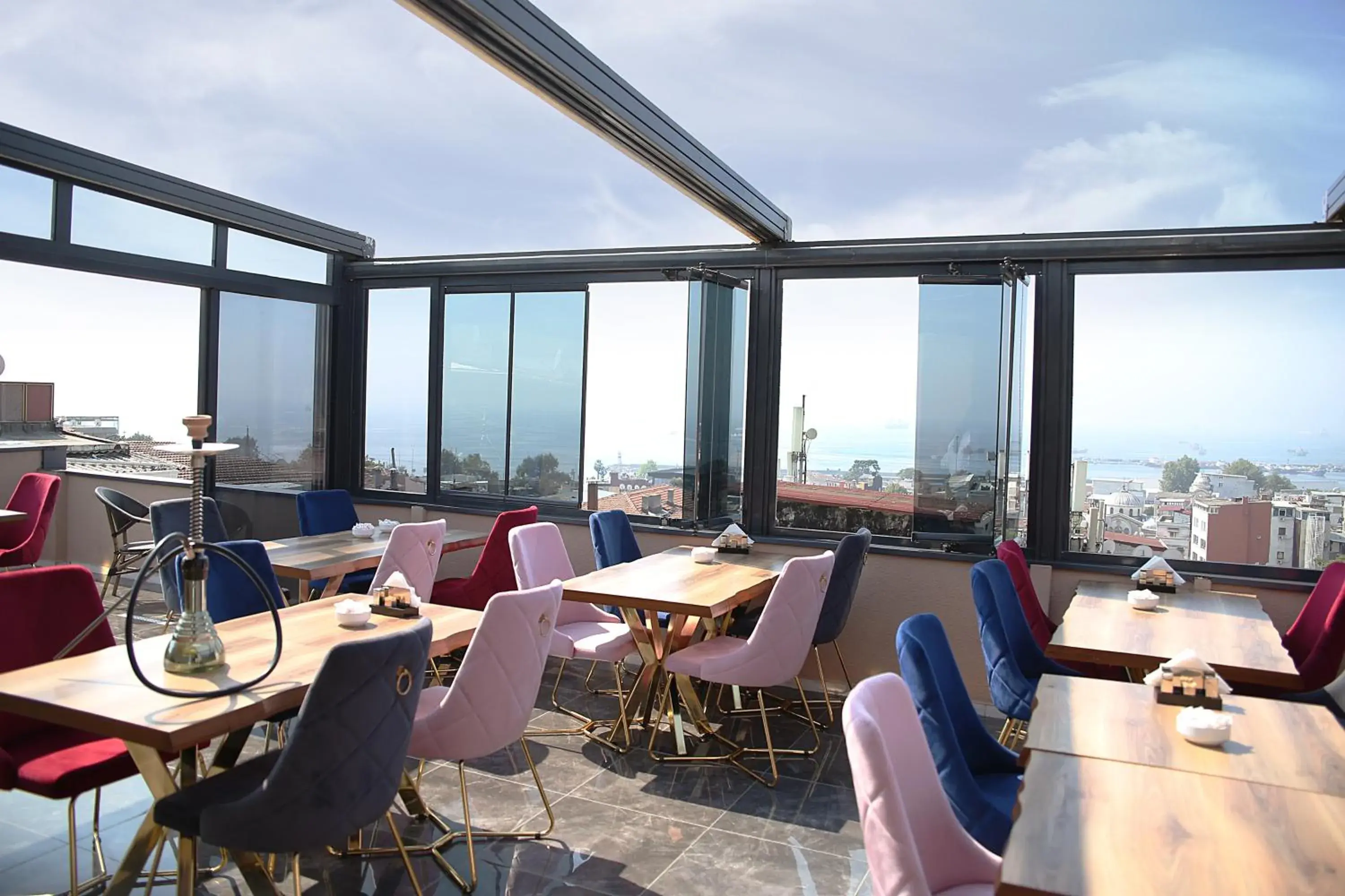 Restaurant/places to eat in The Grand Tower Hotel Restaurant/places to eat in The Grand Tower Hotel