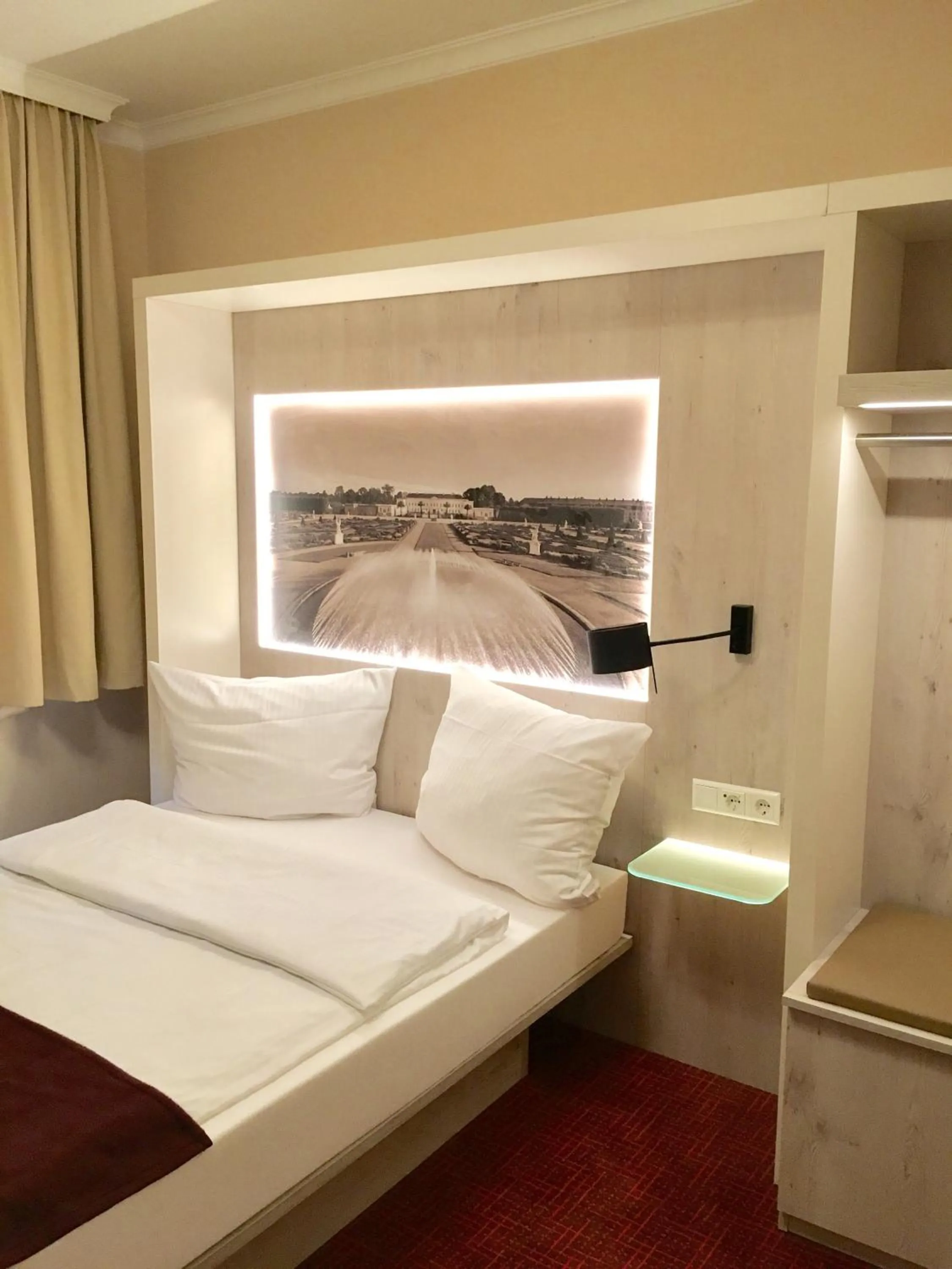 Photo of the whole room, Bed in Hotel Elisabetha Garni