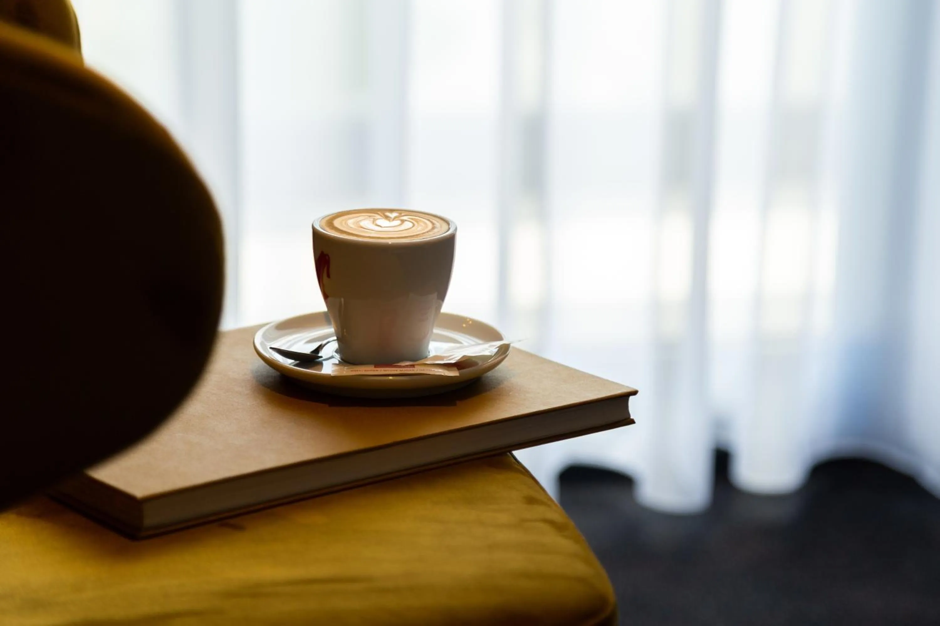 Drinks in Boutique ROOMs 76