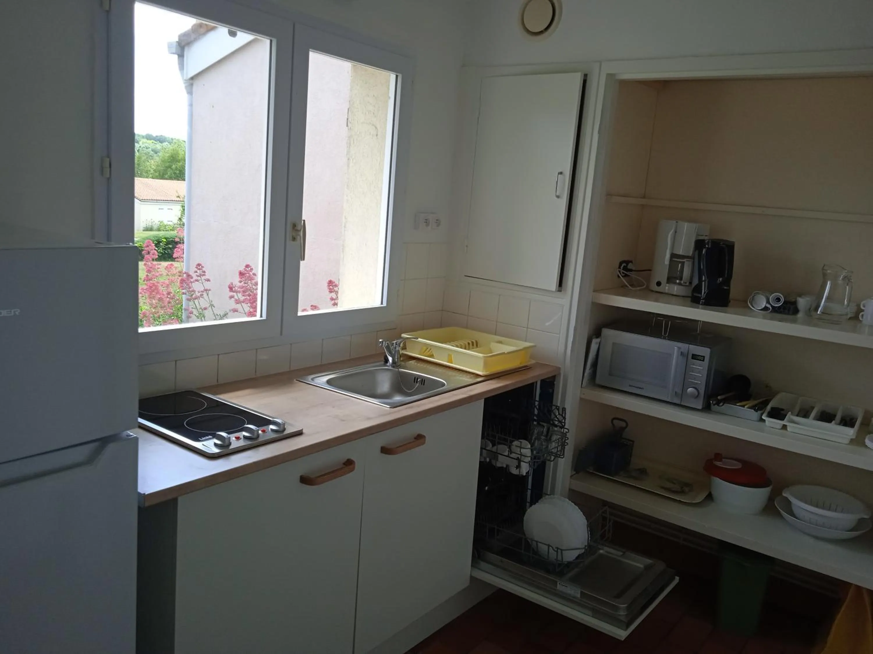 Kitchen or kitchenette in Olydea le Lambon - Prailles-la-Couarde