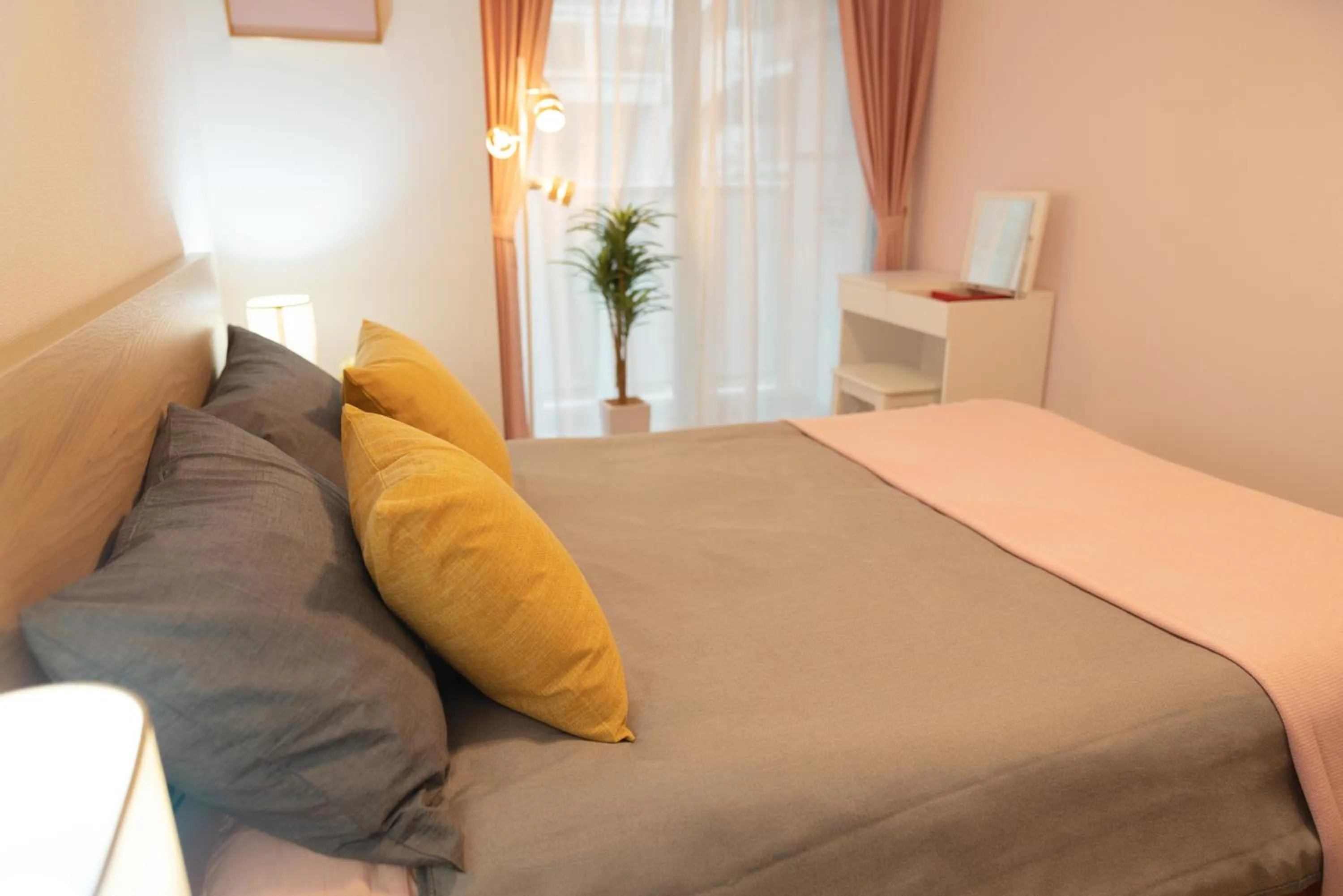 Bed in OSAKA SUNSHINE TOWER52 l