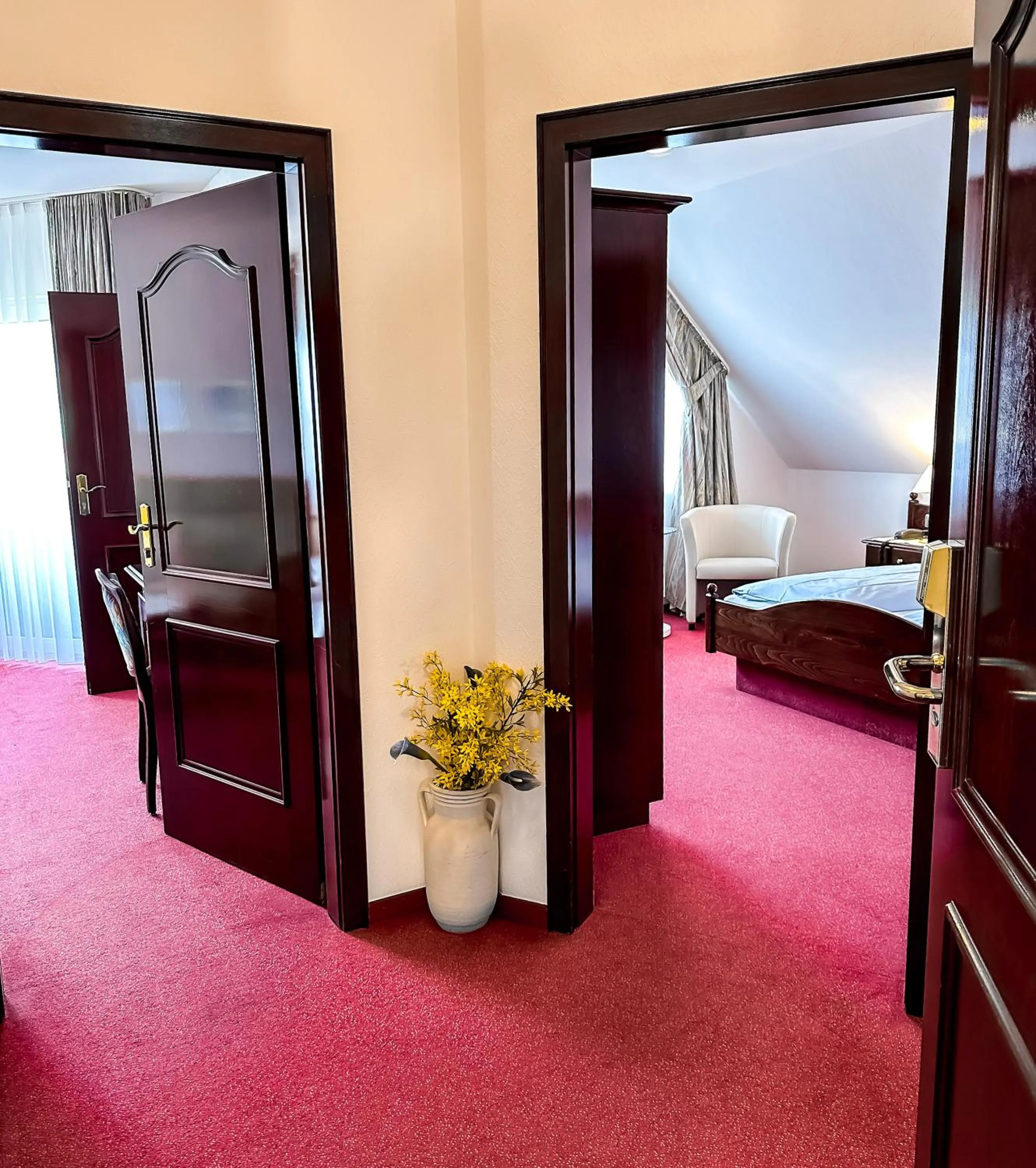 Photo of the whole room, Bed in Hotel Stockhausen GbR