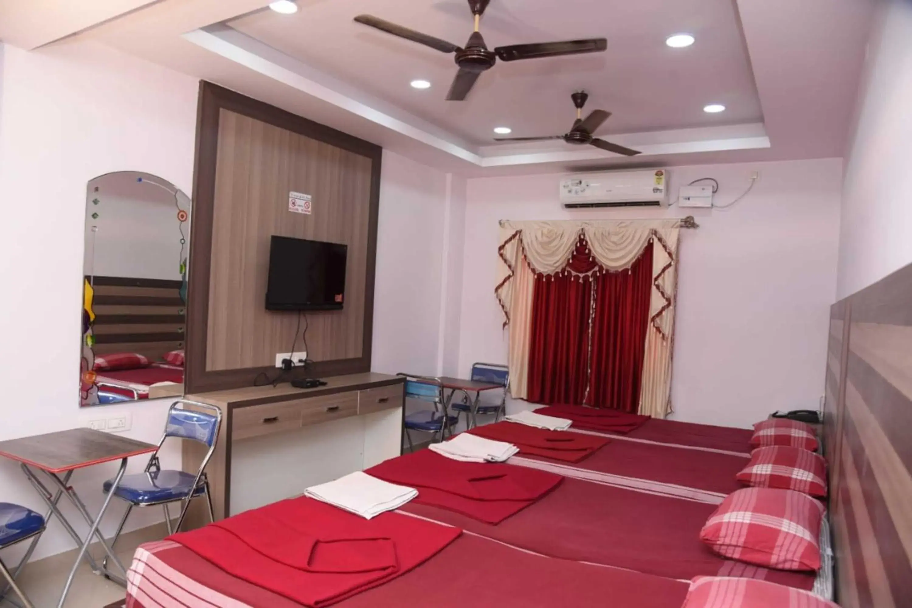 TV and multimedia, Bed in Star Bliss Plaza TV and multimedia, Bed in Star Bliss Plaza