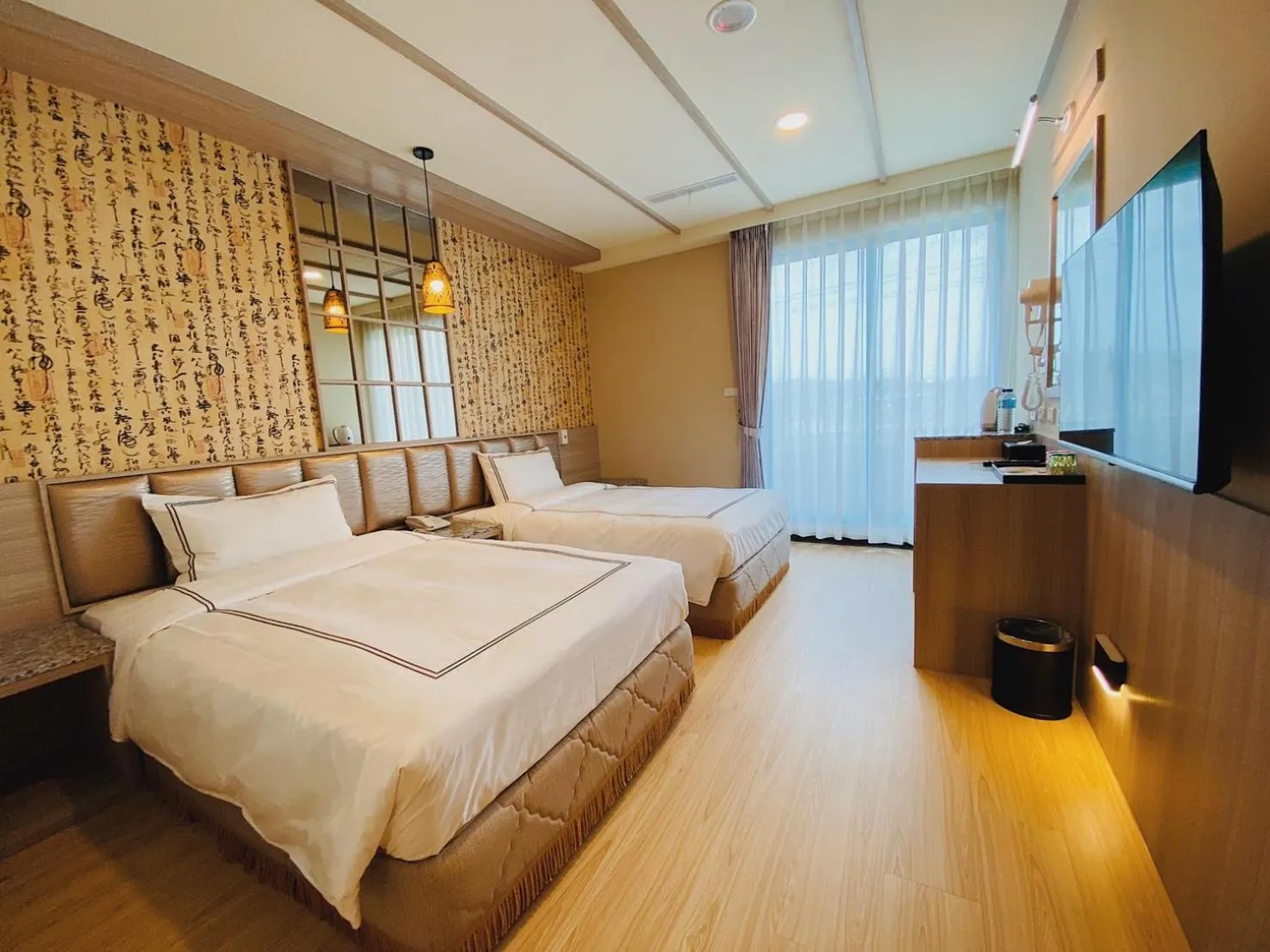 Photo of the whole room, Bed in San Chiao Hotel