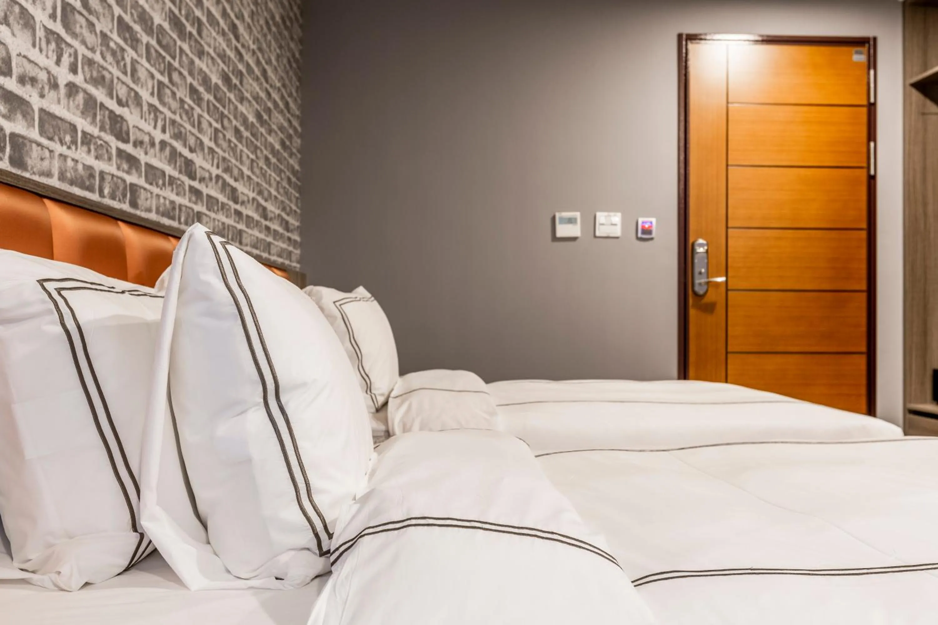 Photo of the whole room, Bed in San Chiao Hotel