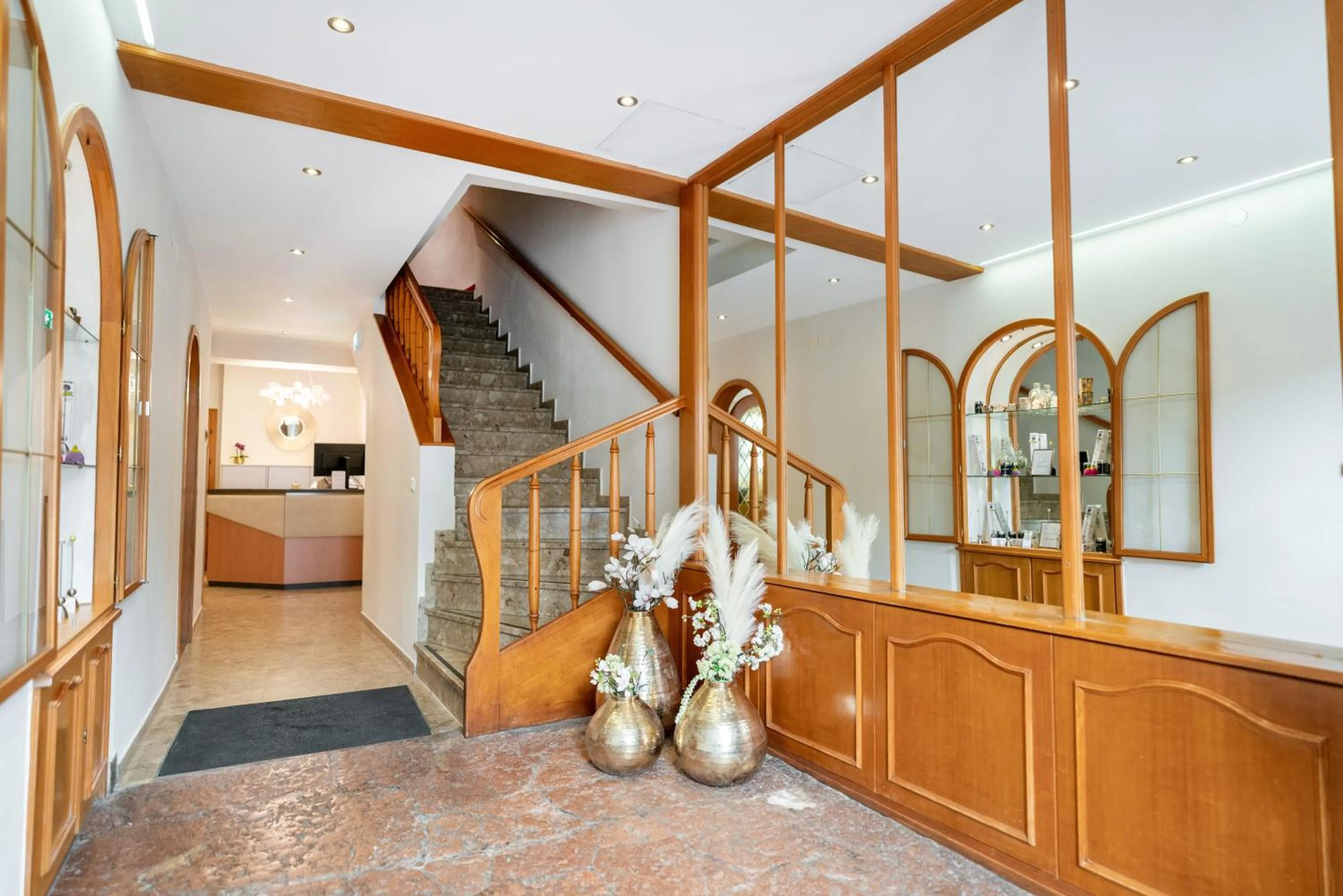 Lobby or reception in Cityhotel Trumer Stube