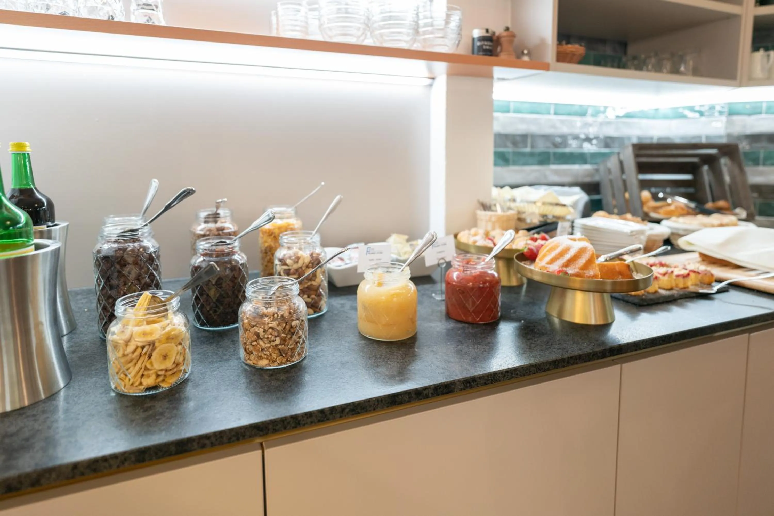 Buffet breakfast in Cityhotel Trumer Stube