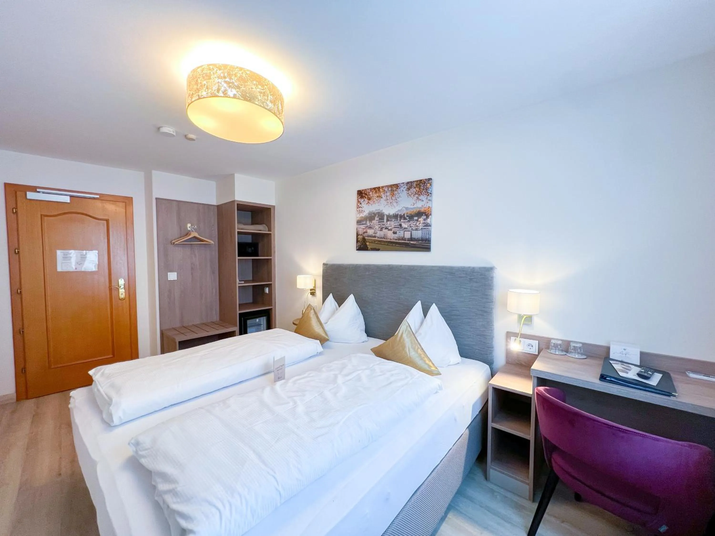 Photo of the whole room, Bed in Cityhotel Trumer Stube