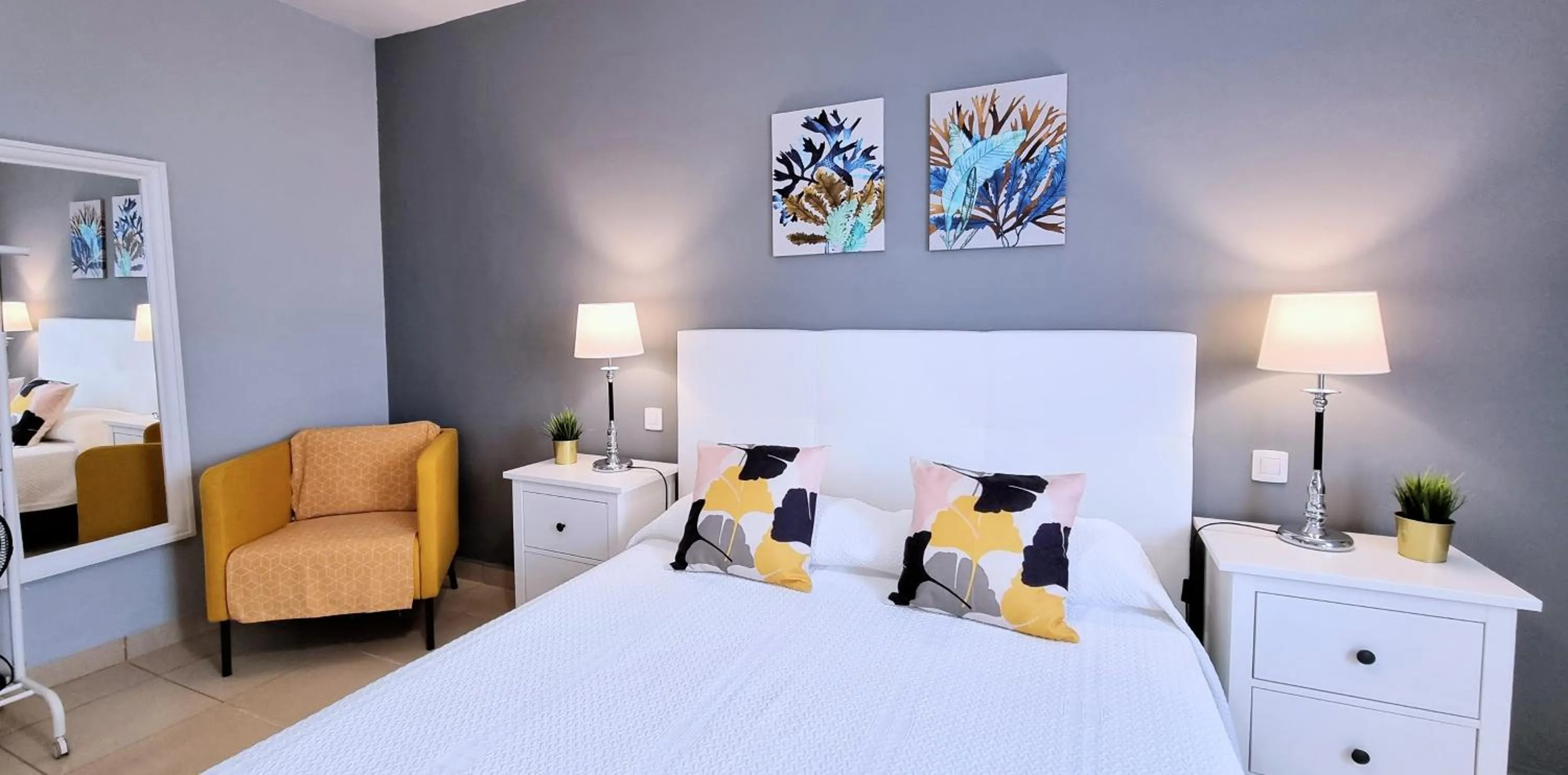 Bed in Caléndula Beach 1ºLinea mar