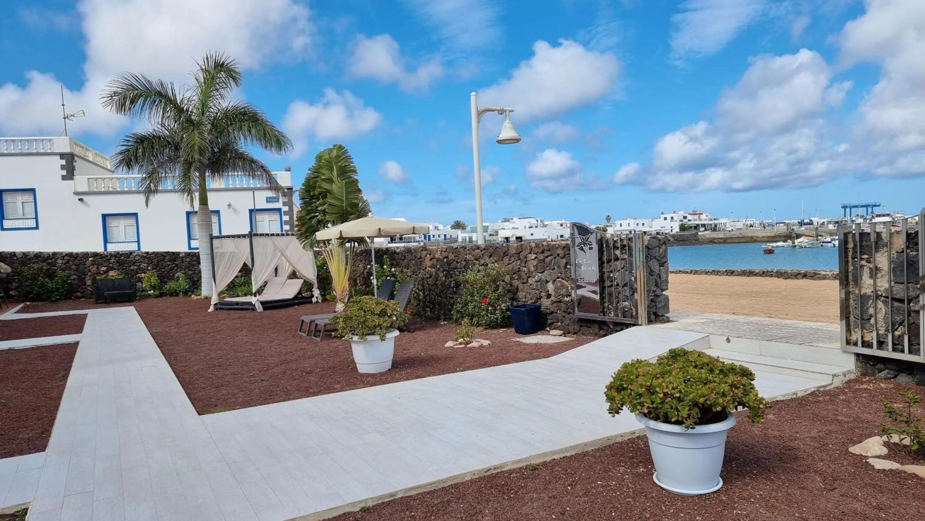 Garden in Caléndula Beach 1ºLinea mar