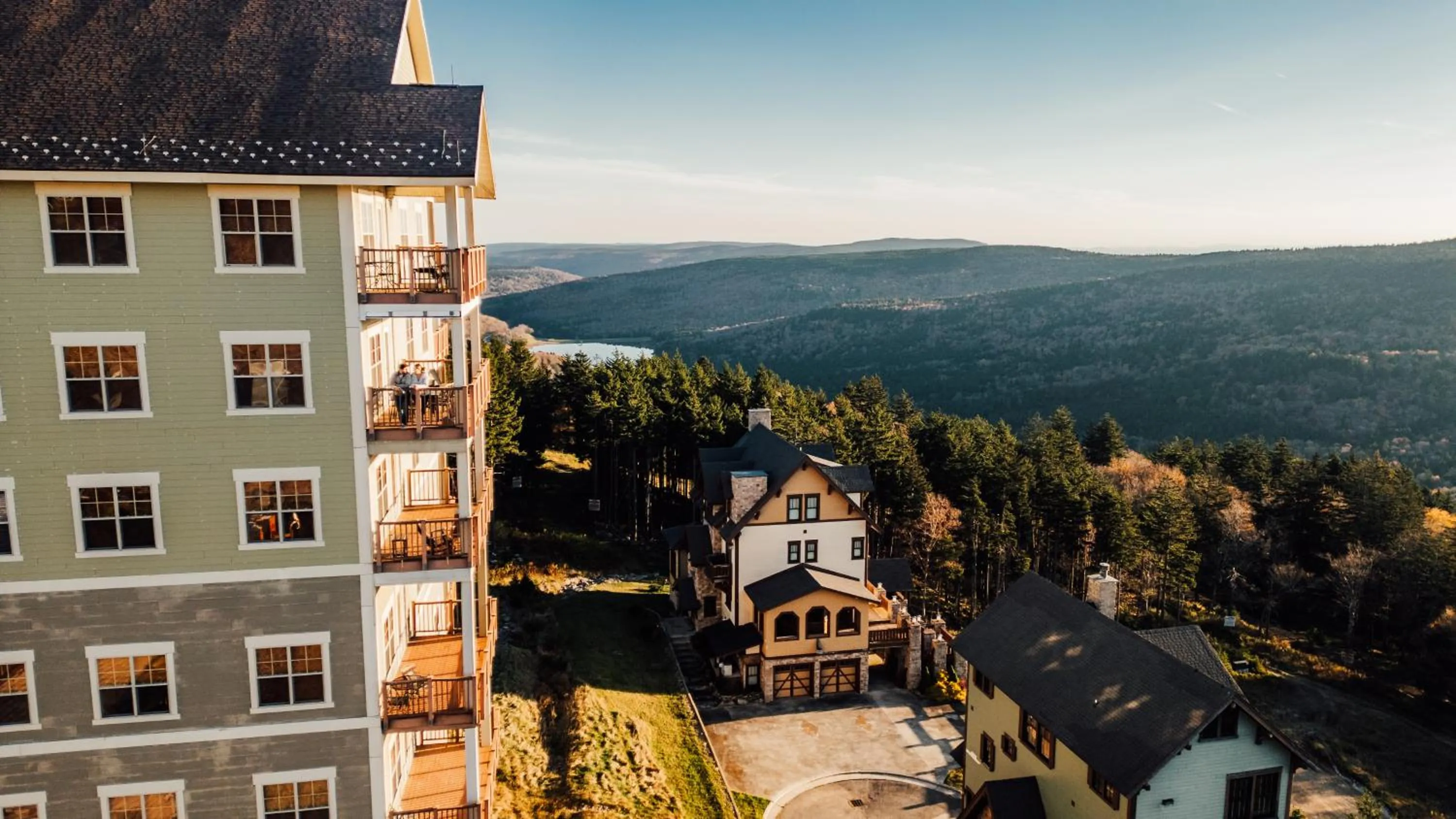 Remodeled Ski In-Out - 305 Soaring Eagle - Luxury!