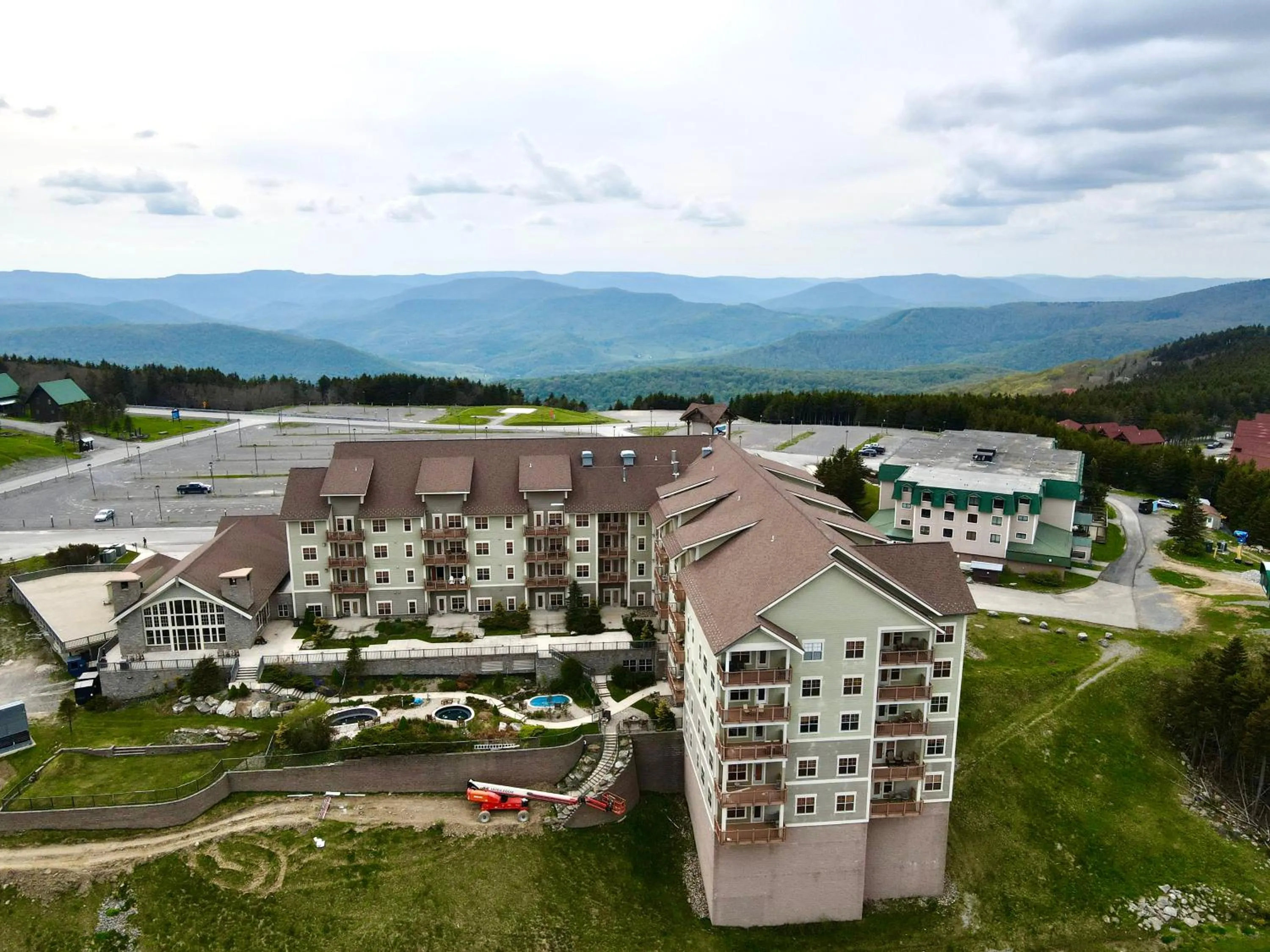 Remodeled Ski In-Out - 305 Soaring Eagle - Luxury!