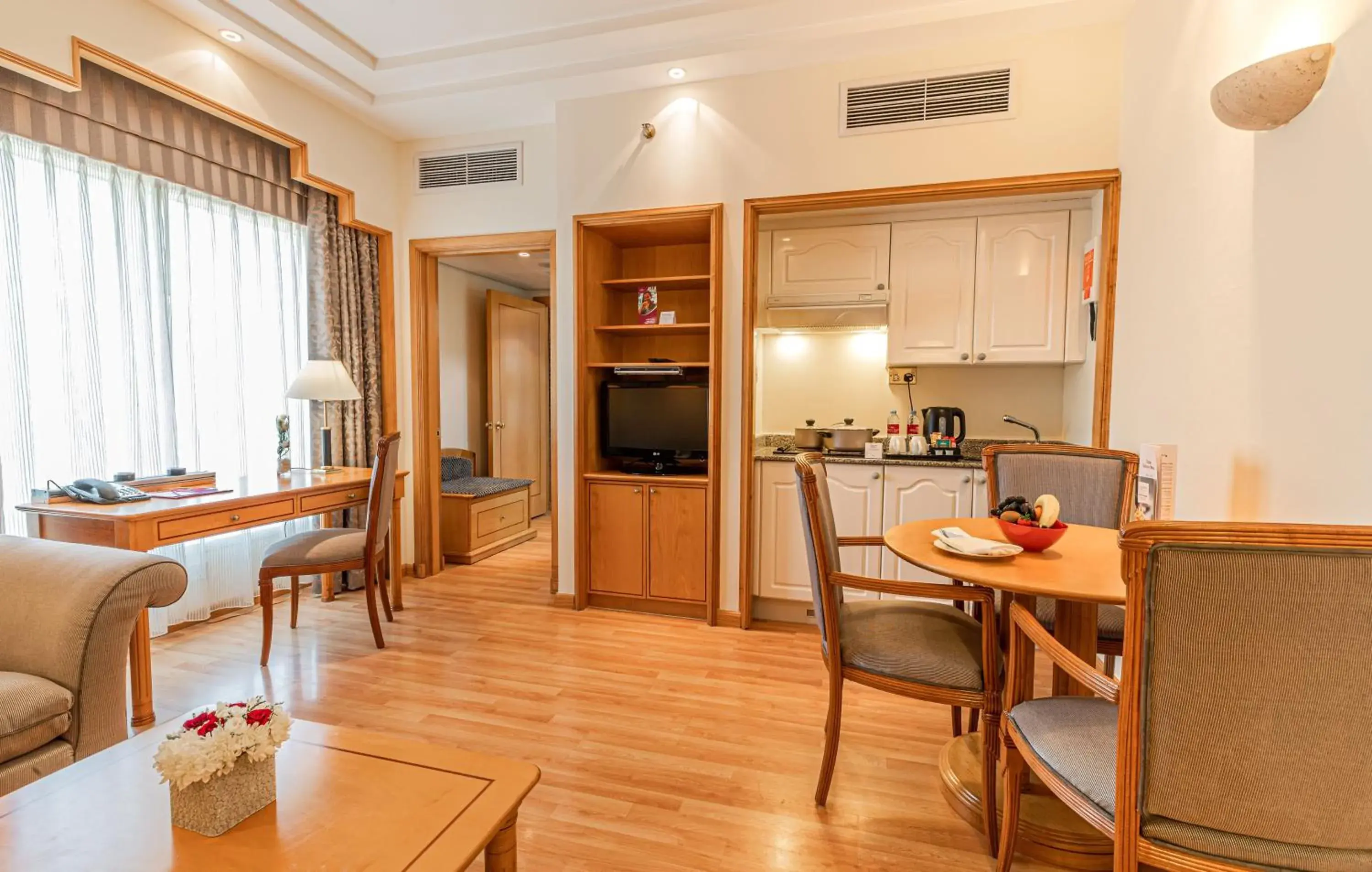 Executive Suite in Millennium Downtown Executive Suite in Millennium Downtown